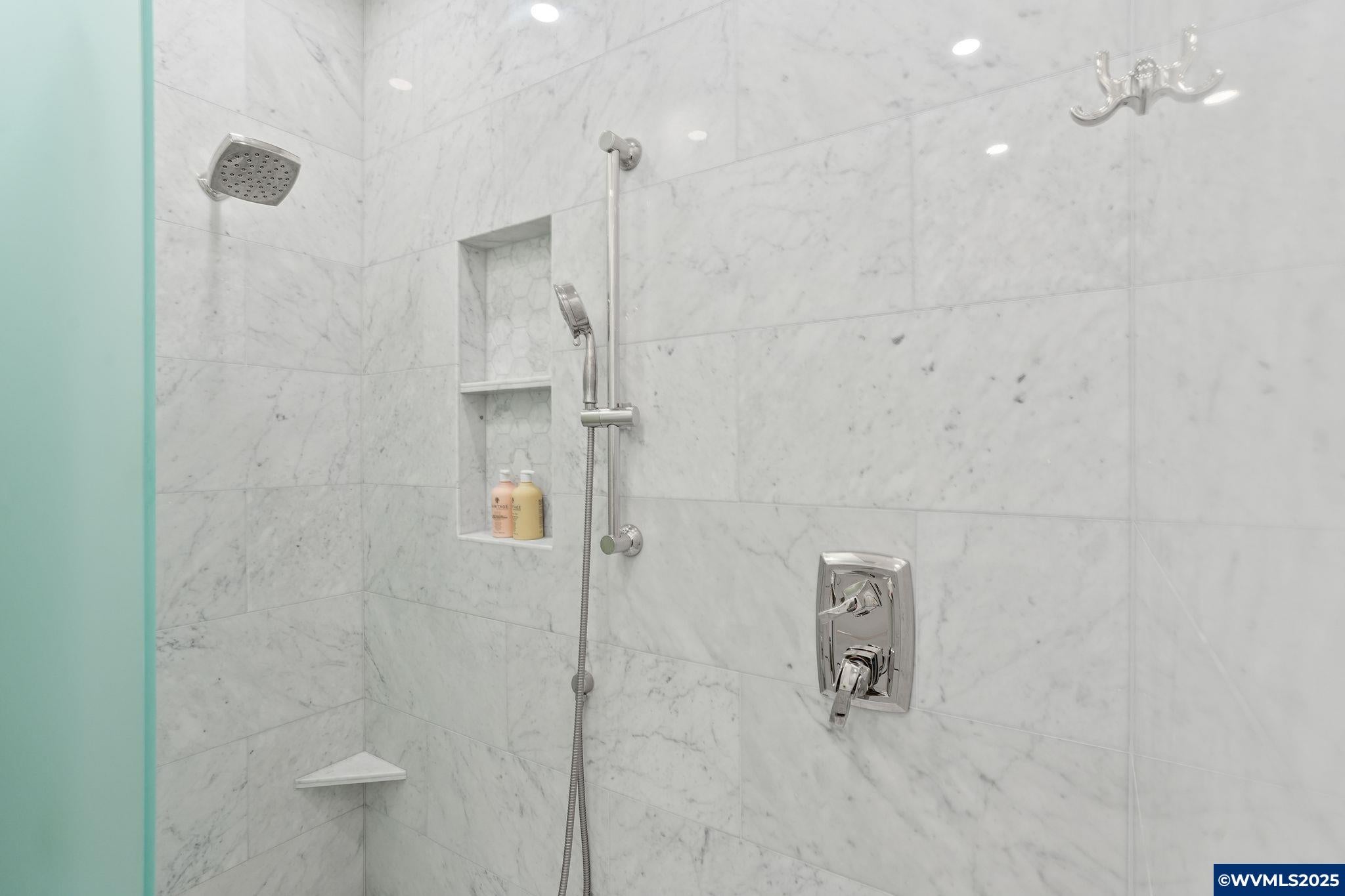 Salem, Oregon, 97302, United States, 5 Bedrooms Bedrooms, ,5 BathroomsBathrooms,Residential,Active,1993680