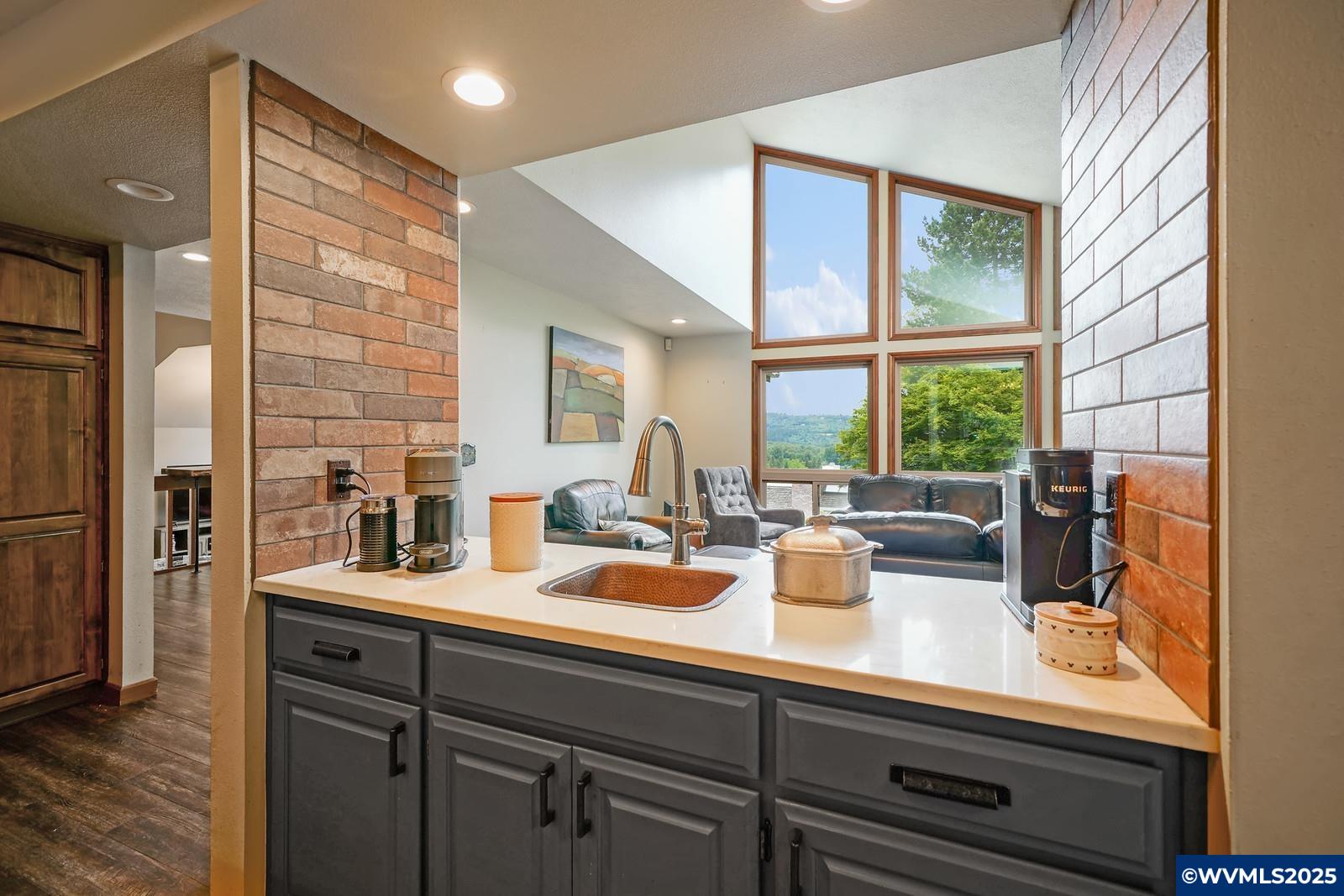 Salem, Oregon, 97302, United States, 3 Bedrooms Bedrooms, ,4 BathroomsBathrooms,Residential,Active,1989789