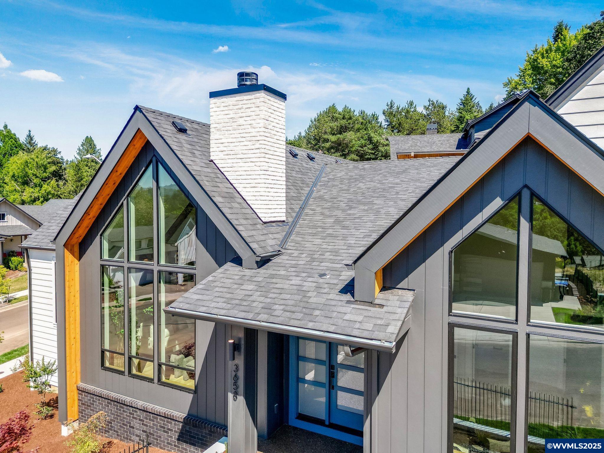 Salem, Oregon, 97302, United States, 3 Bedrooms Bedrooms, ,4 BathroomsBathrooms,Residential,Active,1889351