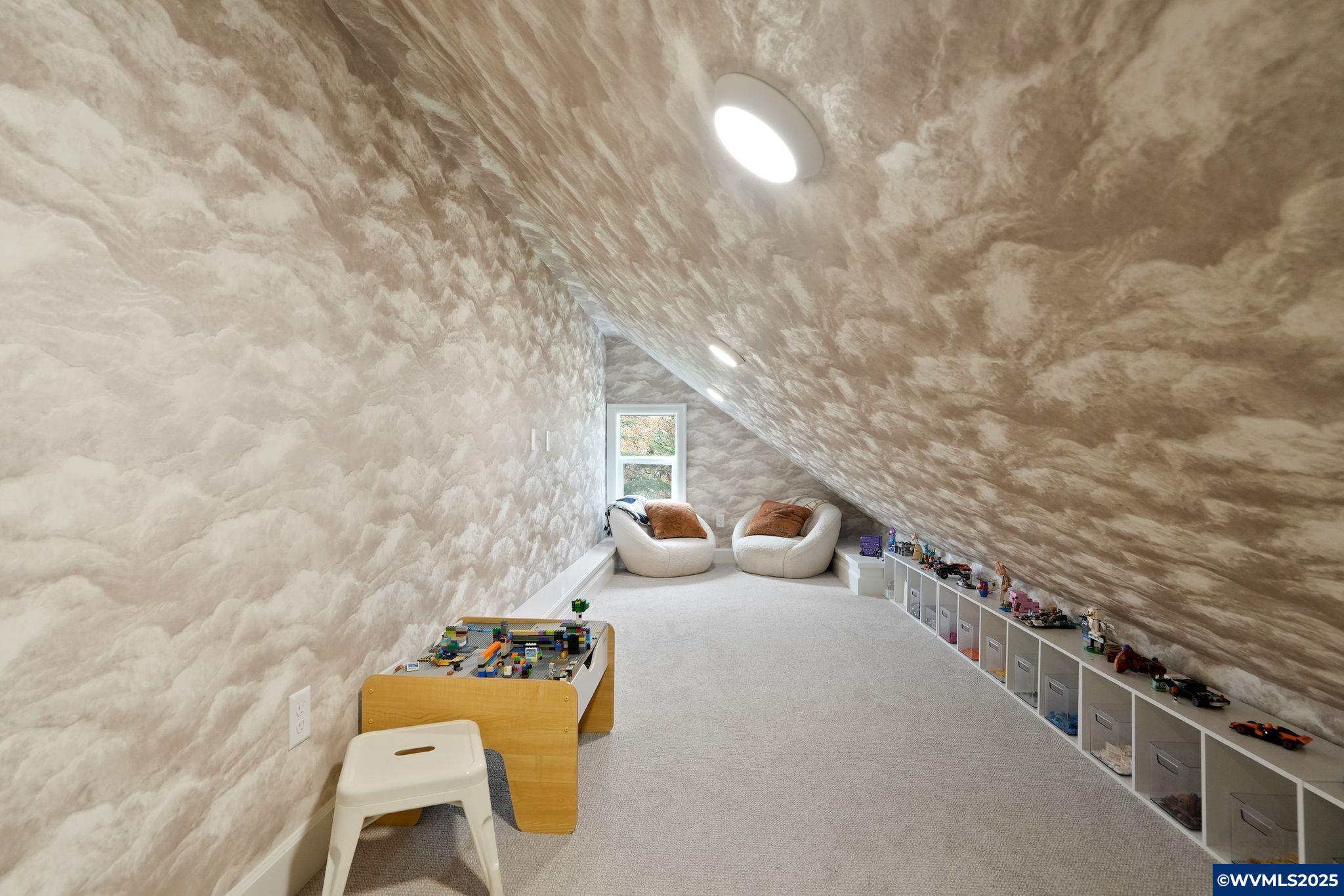 Salem, Oregon, 97302, United States, 5 Bedrooms Bedrooms, ,4 BathroomsBathrooms,Residential,Active,1992265