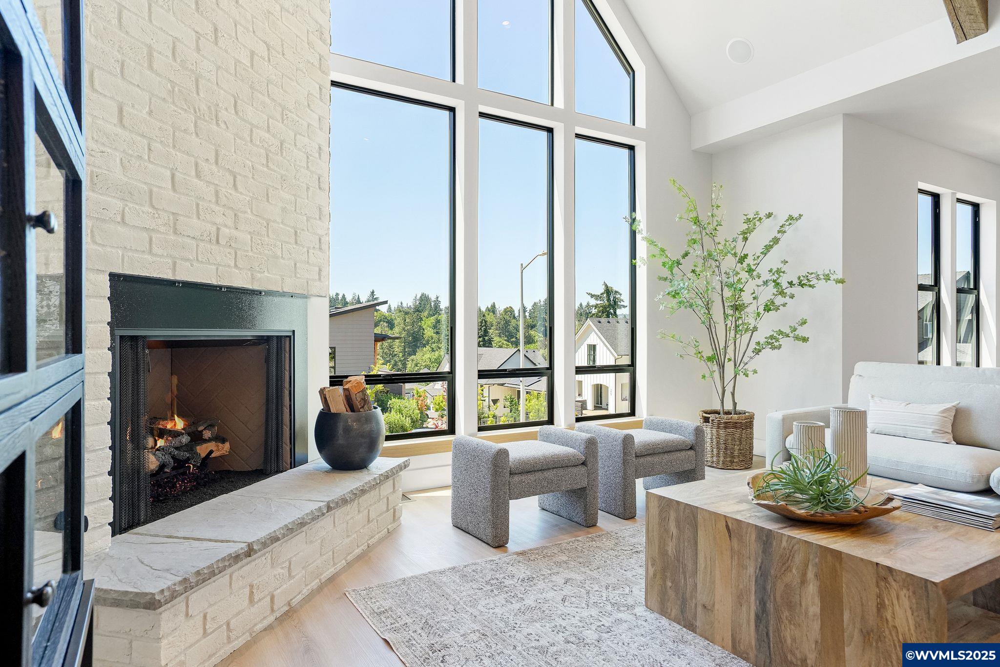 Salem, Oregon, 97302, United States, 3 Bedrooms Bedrooms, ,4 BathroomsBathrooms,Residential,Active,1889351