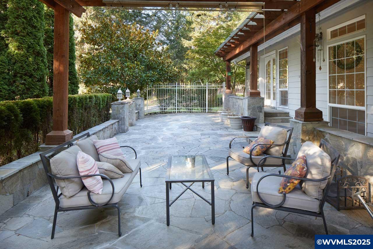 Corvallis, Oregon, 97330, United States, 4 Bedrooms Bedrooms, ,3 BathroomsBathrooms,Residential,Active,1914848