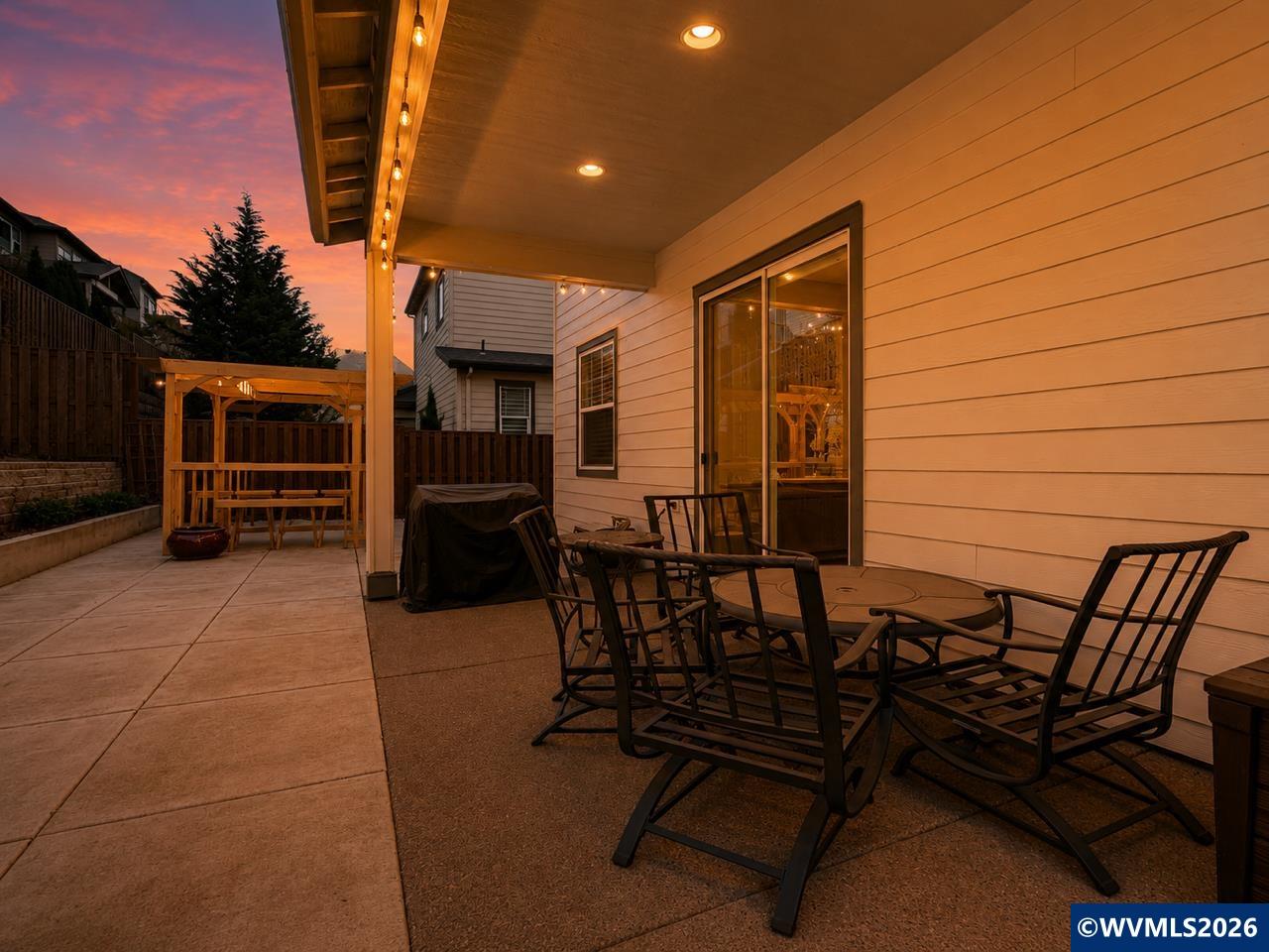 Tigard, Oregon, 97224, United States, 4 Bedrooms Bedrooms, ,3 BathroomsBathrooms,Residential,Active,2041789
