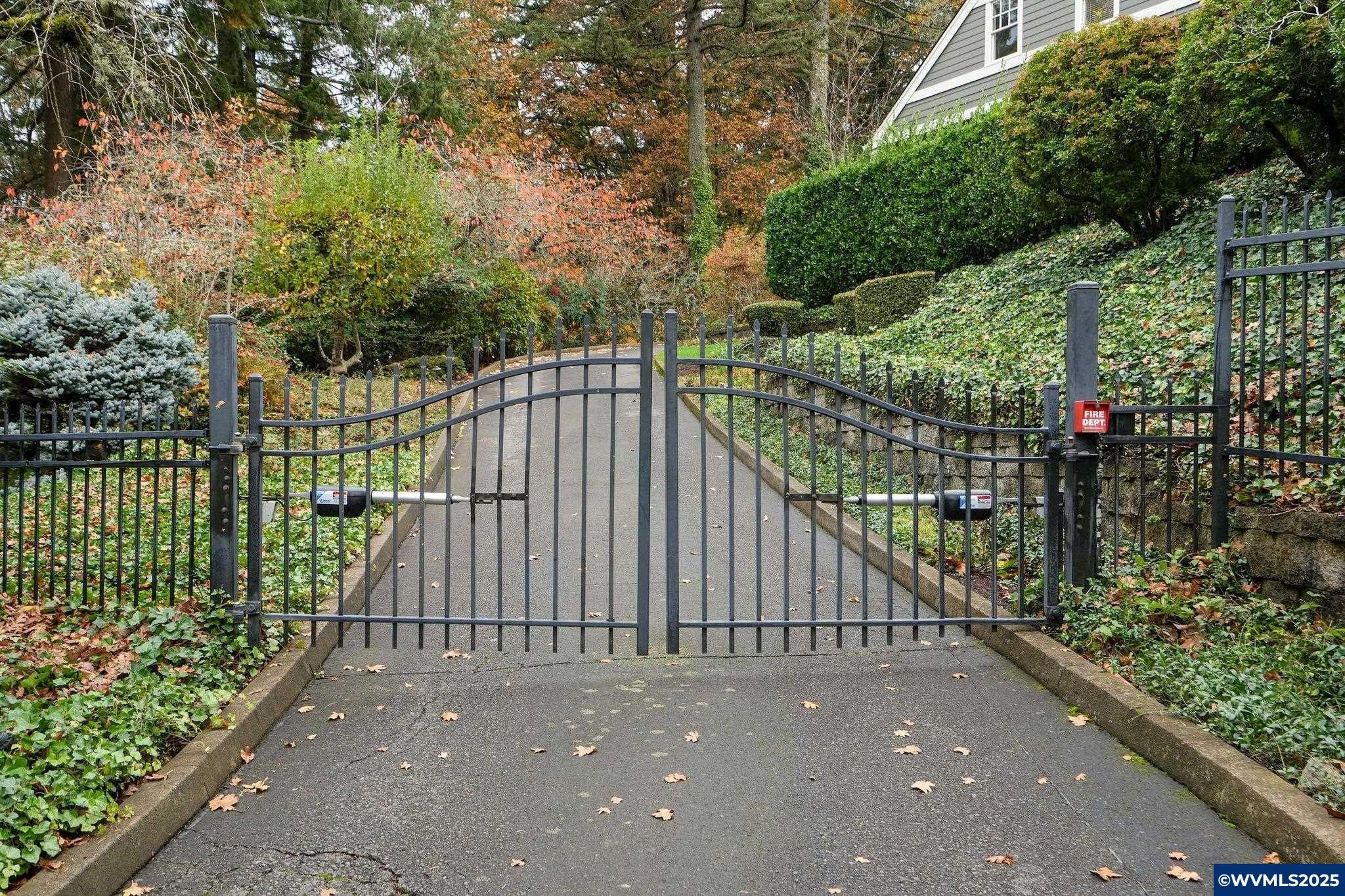 Salem, Oregon, 97302, United States, 5 Bedrooms Bedrooms, ,5 BathroomsBathrooms,Residential,Active,1993680