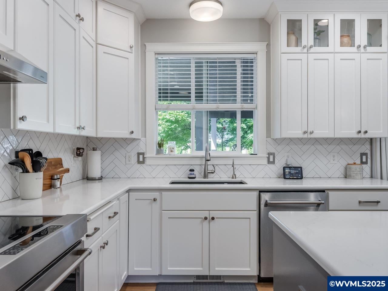 Oregon City, Oregon, 97045, United States, 4 Bedrooms Bedrooms, ,3 BathroomsBathrooms,Residential,Active,1922672