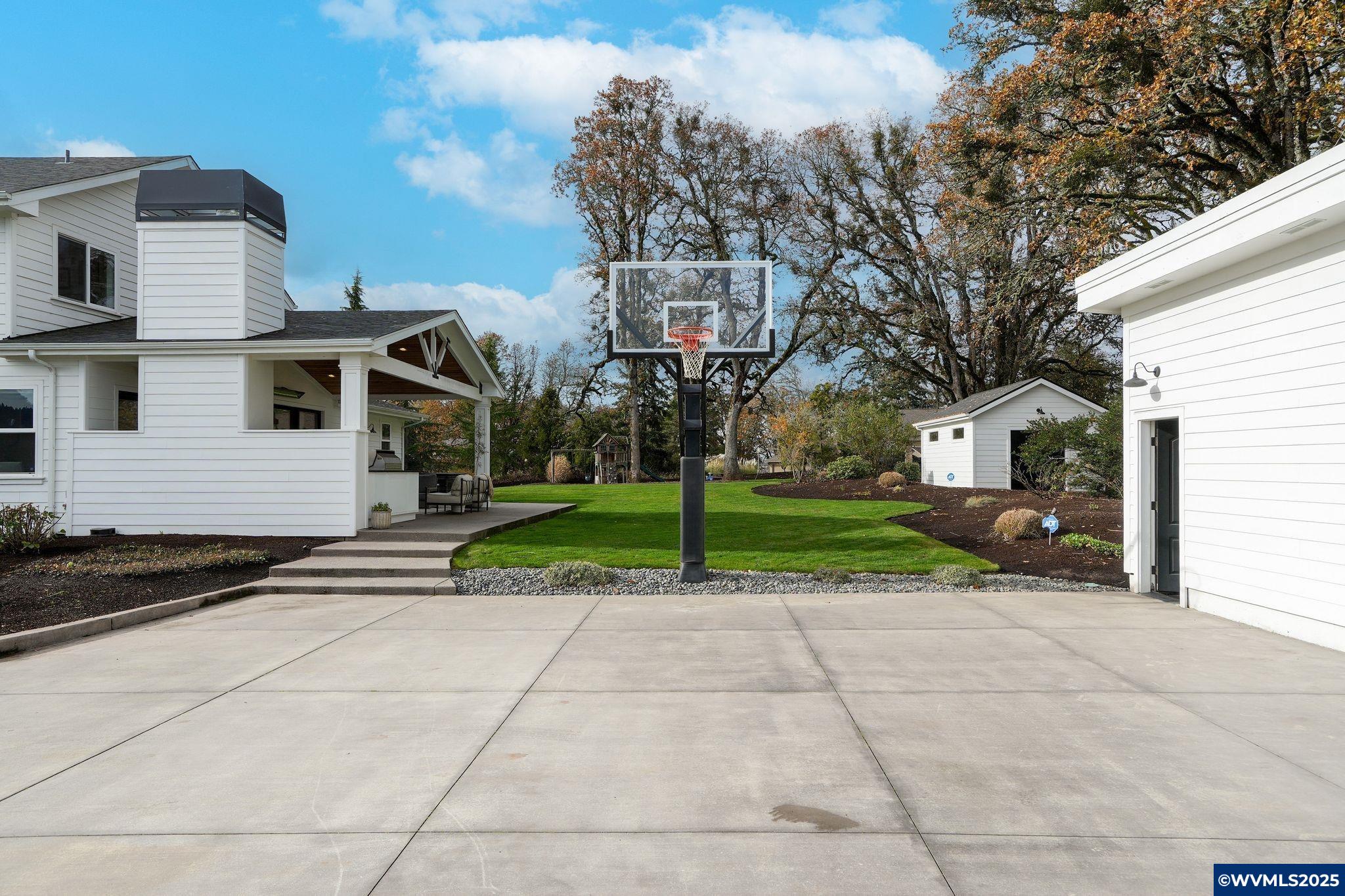 Salem, Oregon, 97302, United States, 5 Bedrooms Bedrooms, ,4 BathroomsBathrooms,Residential,Active,1992265