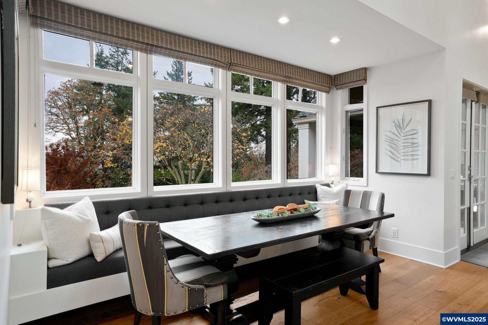 Salem, Oregon, 97302, United States, 5 Bedrooms Bedrooms, ,5 BathroomsBathrooms,Residential,Active,1993680