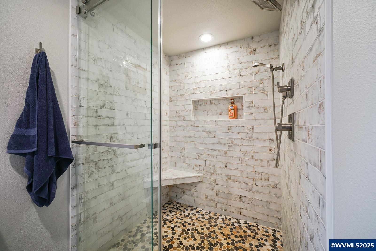 Salem, Oregon, 97302, United States, 3 Bedrooms Bedrooms, ,4 BathroomsBathrooms,Residential,Active,1989789