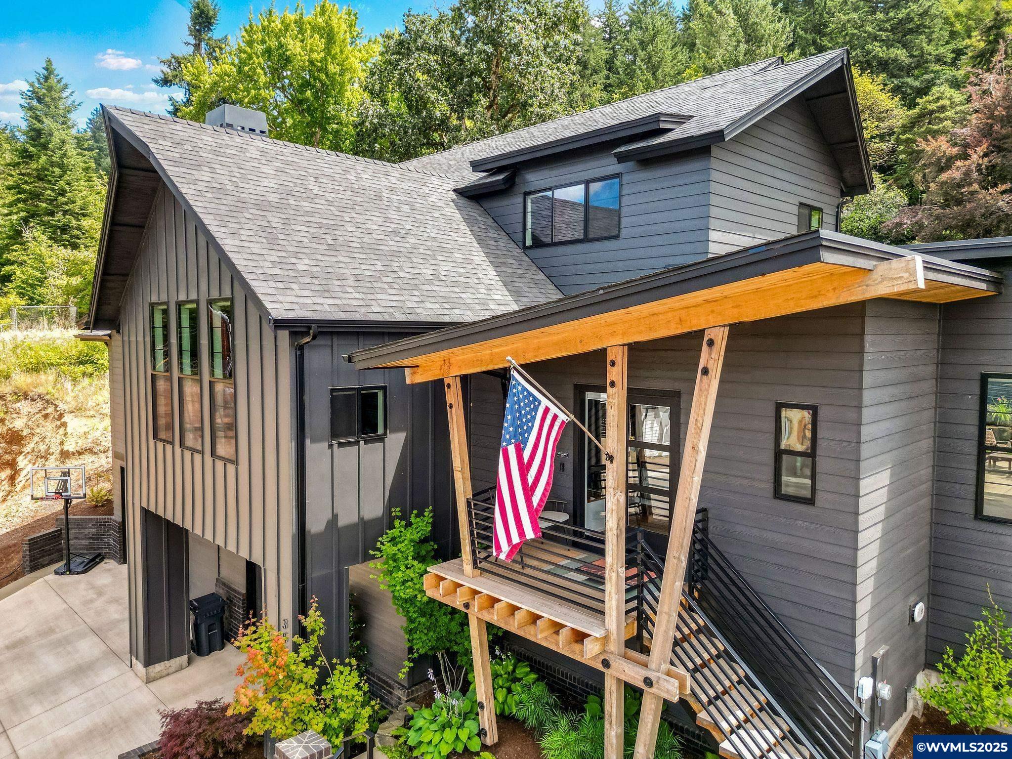 Salem, Oregon, 97302, United States, 5 Bedrooms Bedrooms, ,4 BathroomsBathrooms,Residential,Active,1888951