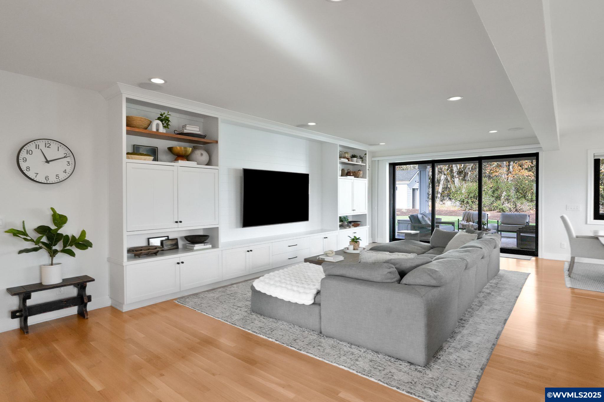 Salem, Oregon, 97302, United States, 5 Bedrooms Bedrooms, ,4 BathroomsBathrooms,Residential,Active,1992265