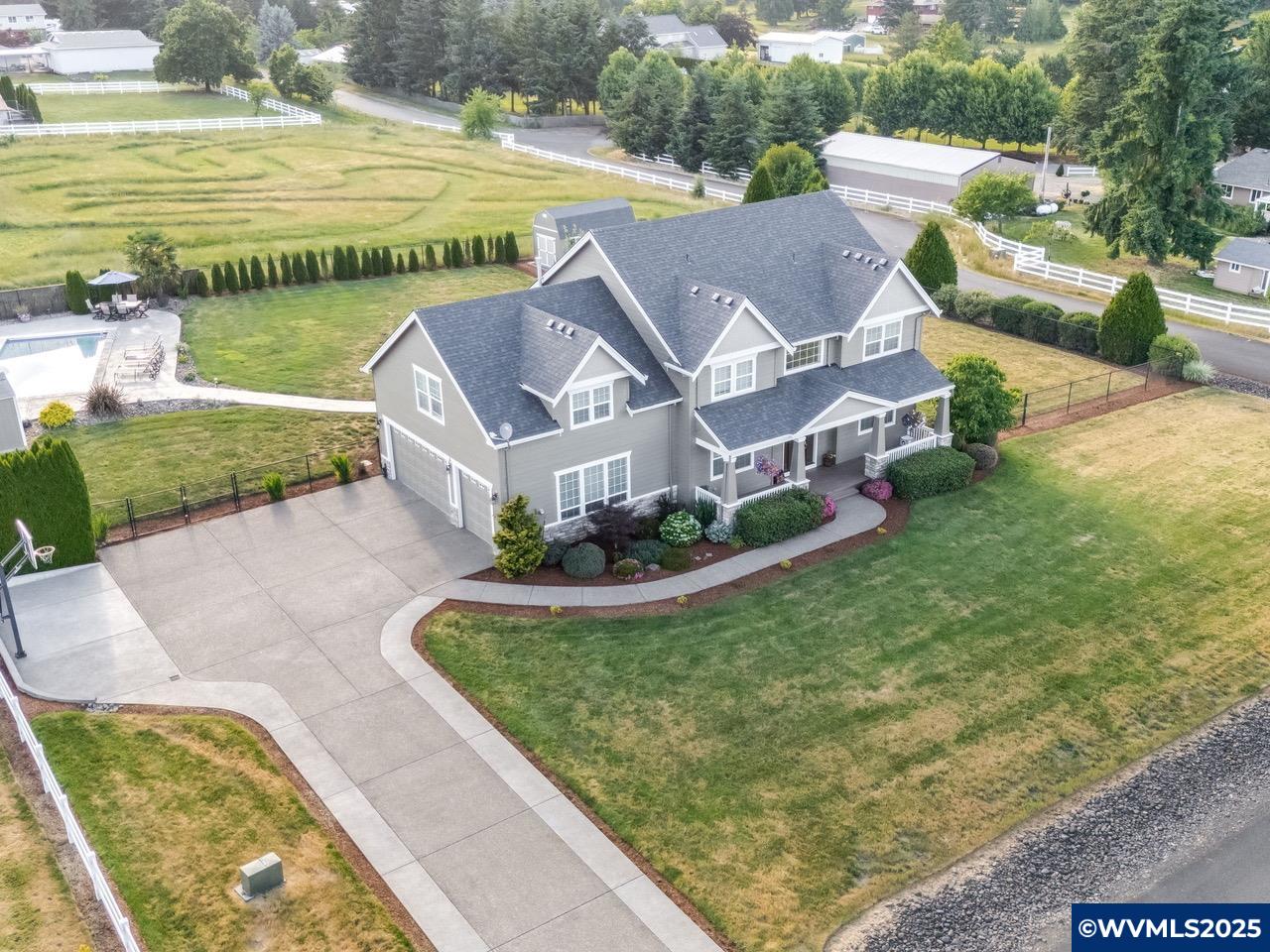 Oregon City, Oregon, 97045, United States, 4 Bedrooms Bedrooms, ,3 BathroomsBathrooms,Residential,Active,1922672