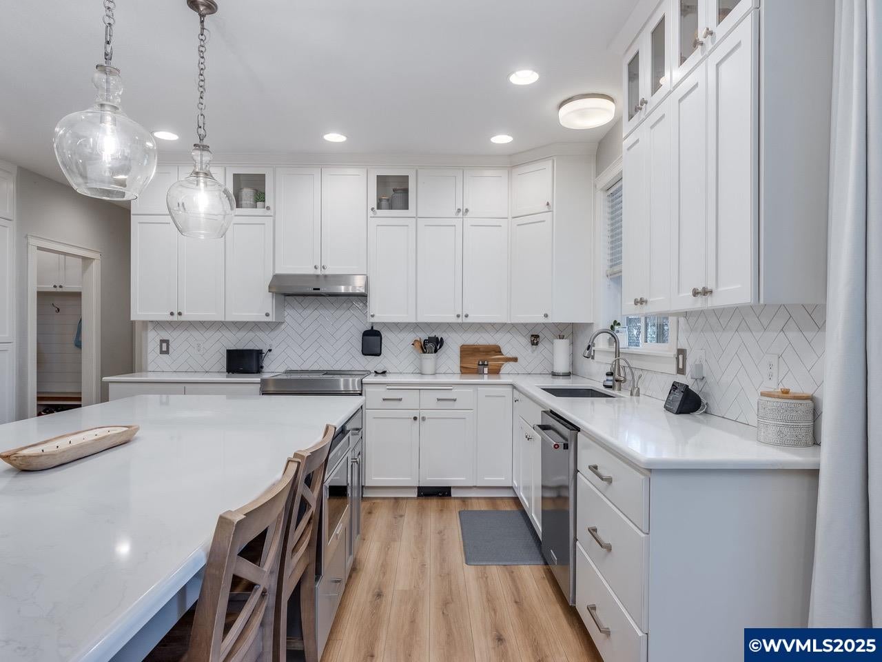 Oregon City, Oregon, 97045, United States, 4 Bedrooms Bedrooms, ,3 BathroomsBathrooms,Residential,Active,1922672