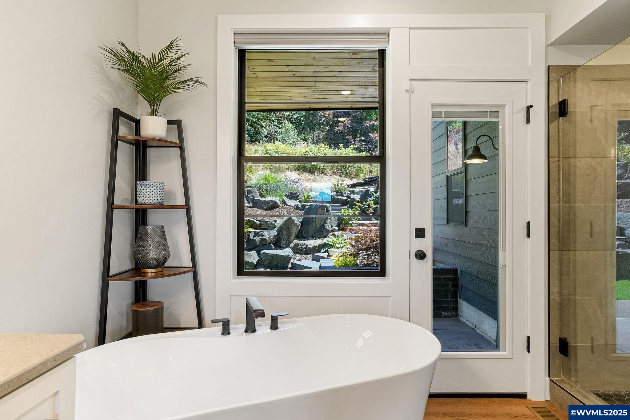 Salem, Oregon, 97302, United States, 5 Bedrooms Bedrooms, ,4 BathroomsBathrooms,Residential,Active,1888951