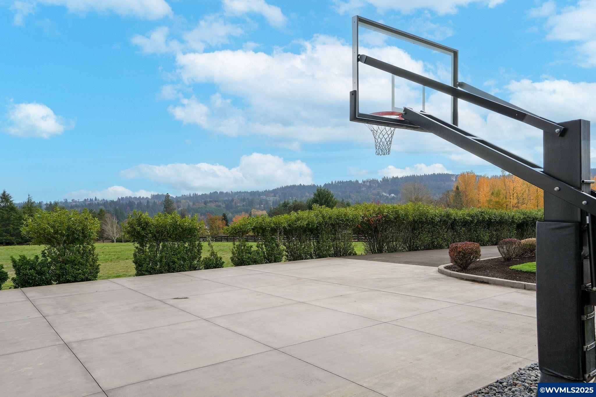 Salem, Oregon, 97302, United States, 5 Bedrooms Bedrooms, ,4 BathroomsBathrooms,Residential,Active,1992265