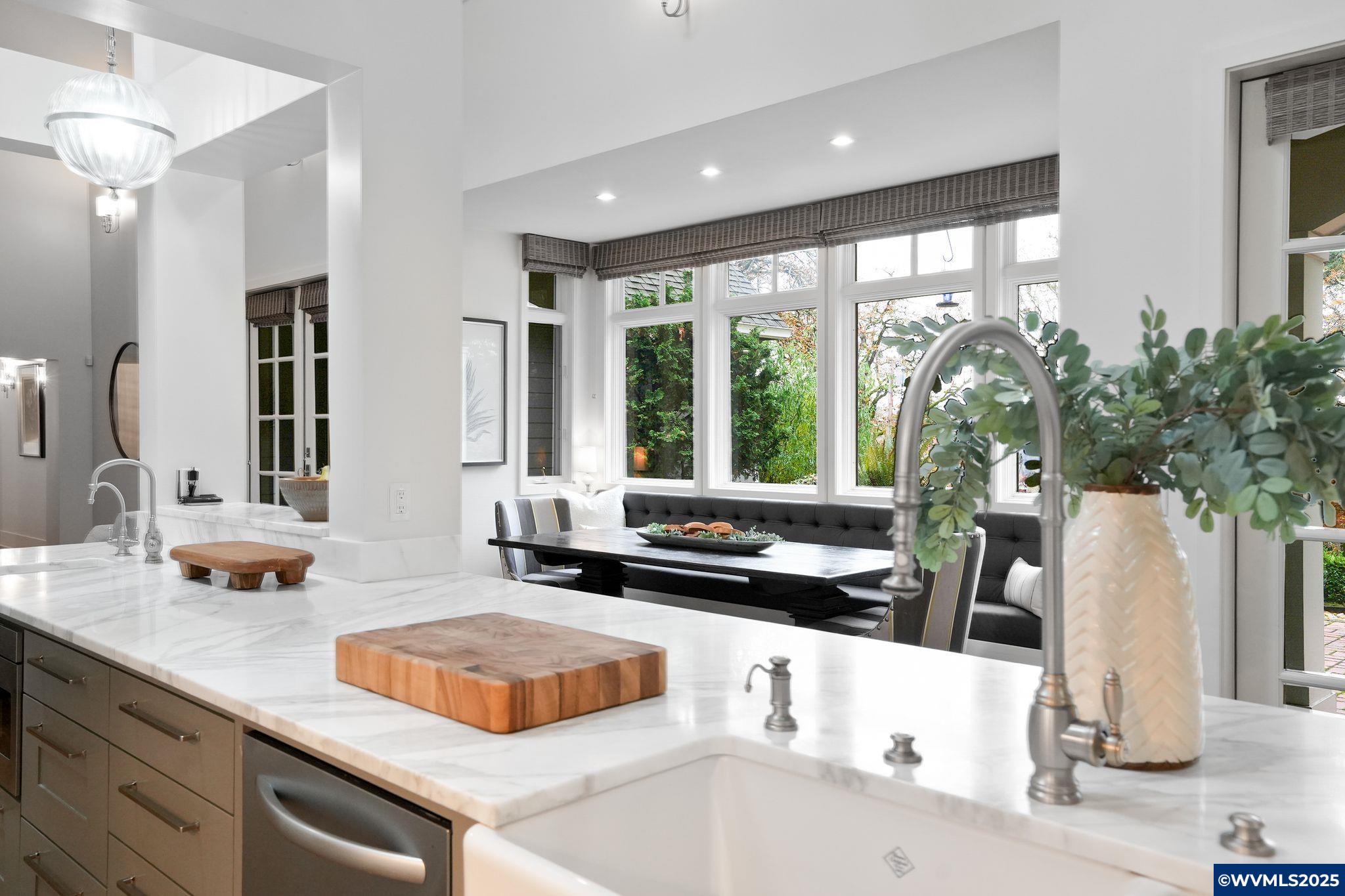 Salem, Oregon, 97302, United States, 5 Bedrooms Bedrooms, ,5 BathroomsBathrooms,Residential,Active,1993680