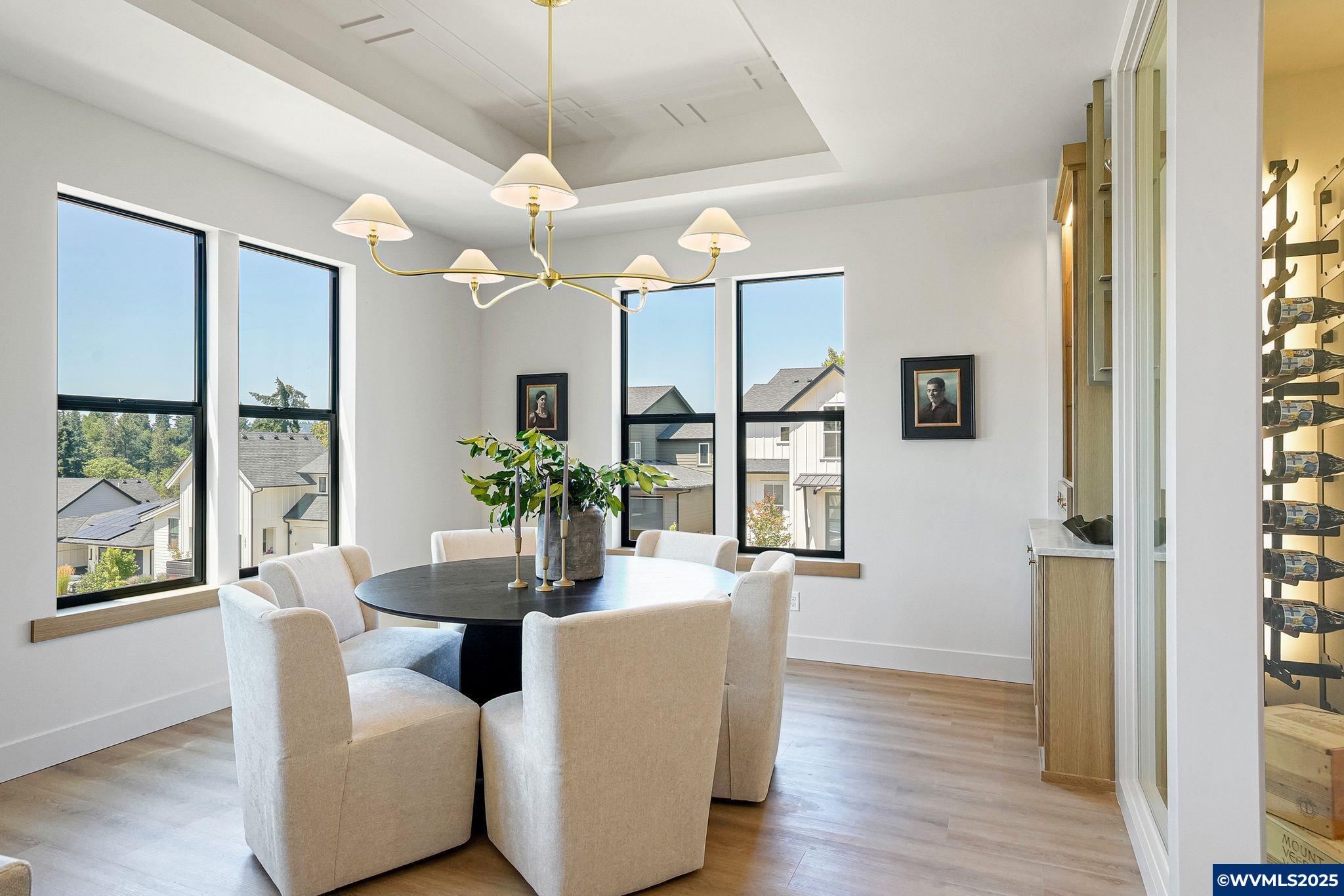 Salem, Oregon, 97302, United States, 3 Bedrooms Bedrooms, ,4 BathroomsBathrooms,Residential,Active,1889351