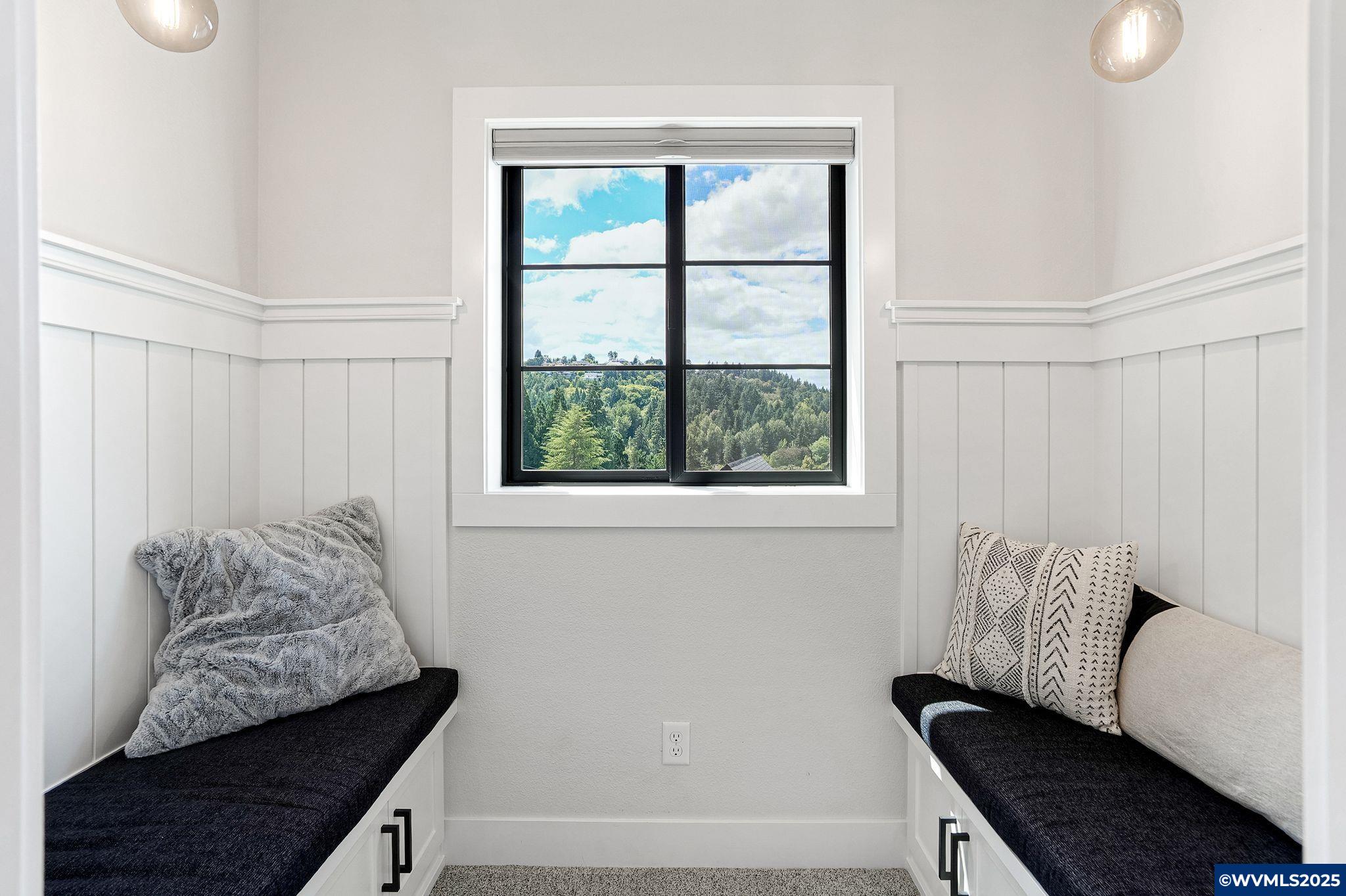 Salem, Oregon, 97302, United States, 5 Bedrooms Bedrooms, ,4 BathroomsBathrooms,Residential,Active,1888951