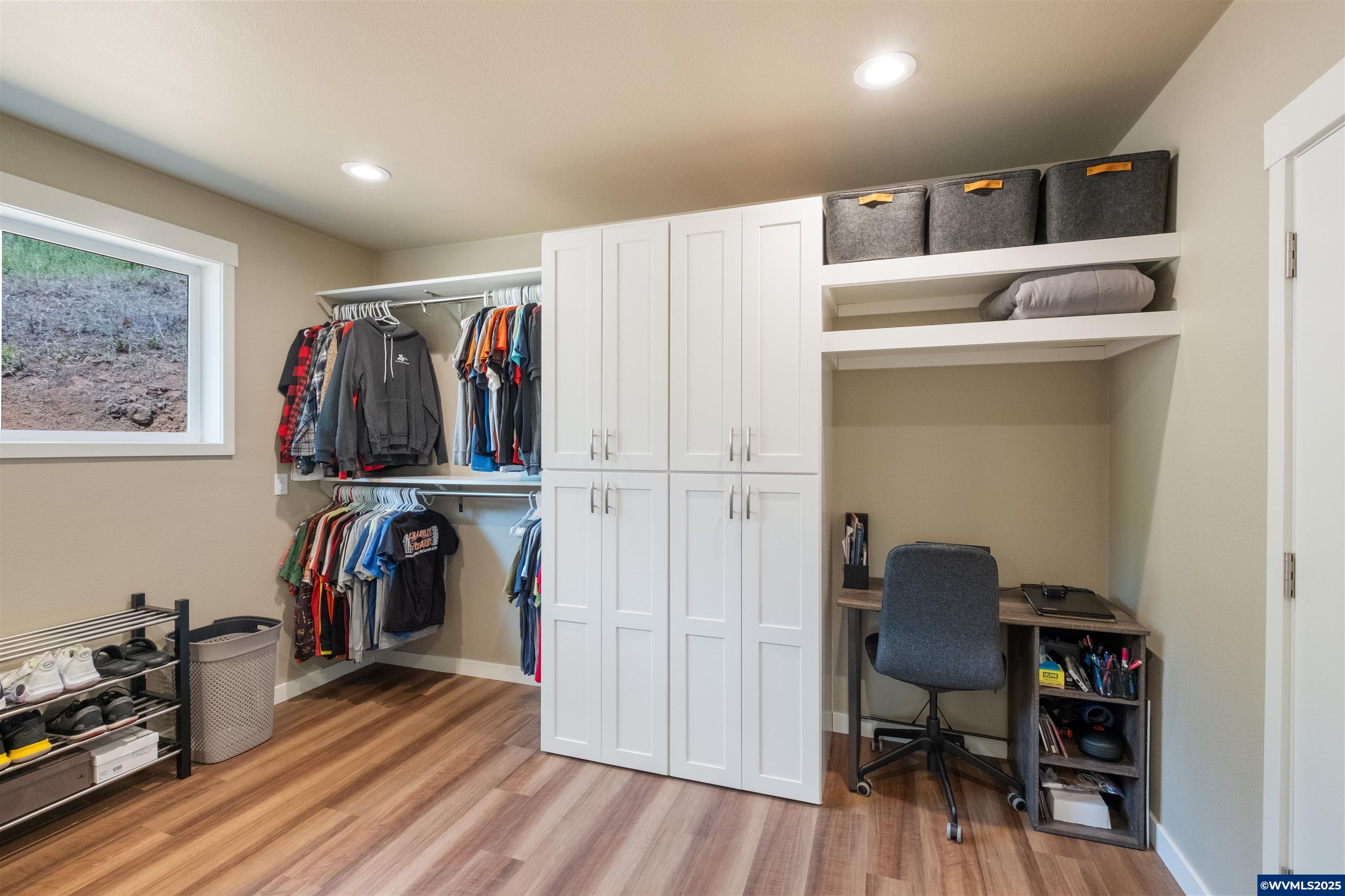 Brownsville, Oregon, 97327, United States, ,4 BathroomsBathrooms,Residential,Active,1859350