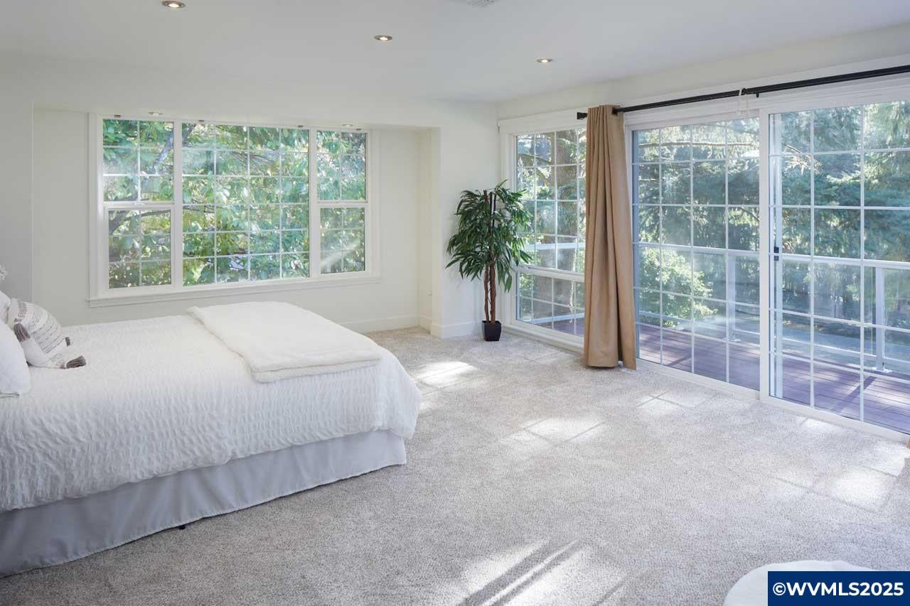 Corvallis, Oregon, 97330, United States, 4 Bedrooms Bedrooms, ,3 BathroomsBathrooms,Residential,Active,1914848