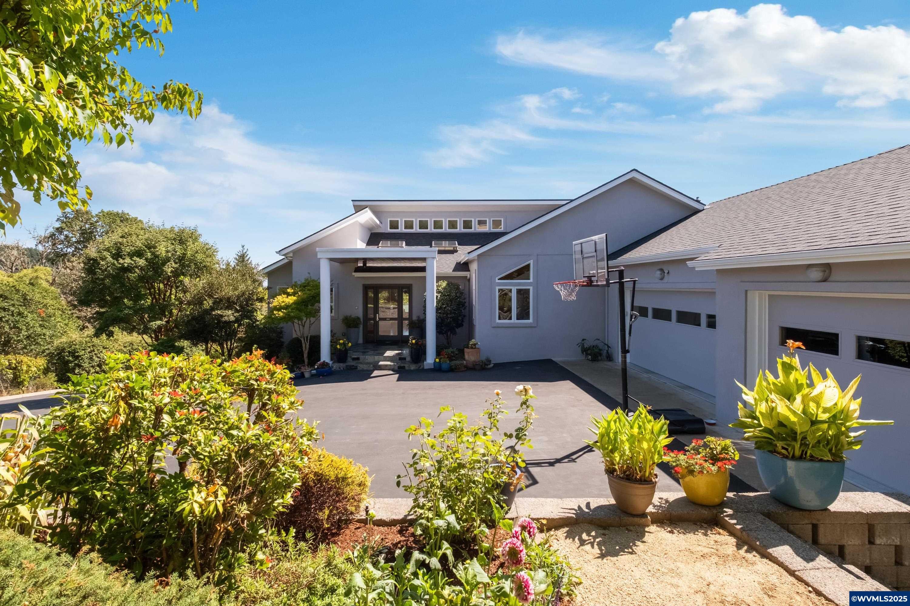 Corvallis, Oregon, 97330, United States, 4 Bedrooms Bedrooms, ,3 BathroomsBathrooms,Residential,Active,1922271