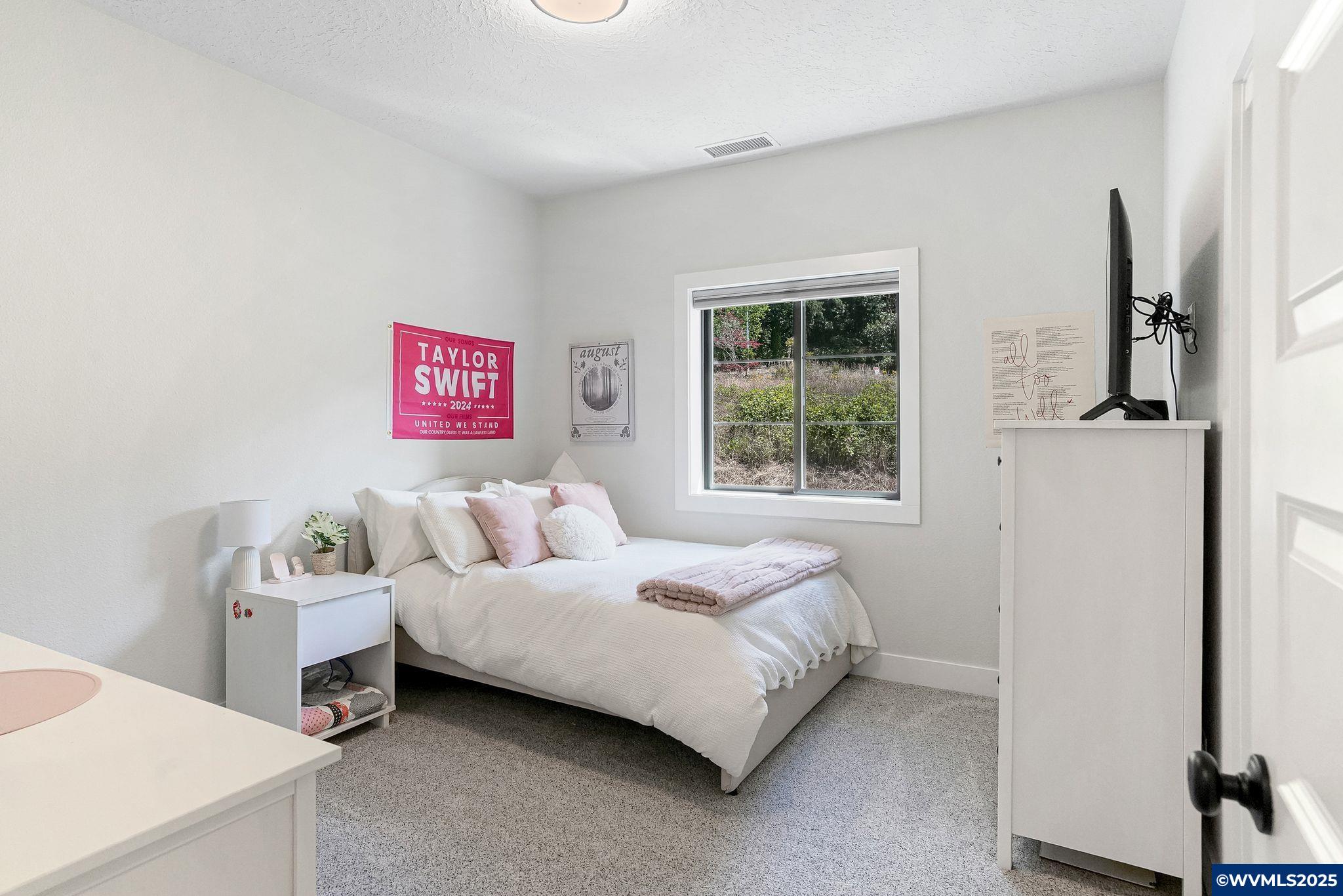 Salem, Oregon, 97302, United States, 5 Bedrooms Bedrooms, ,4 BathroomsBathrooms,Residential,Active,1888951