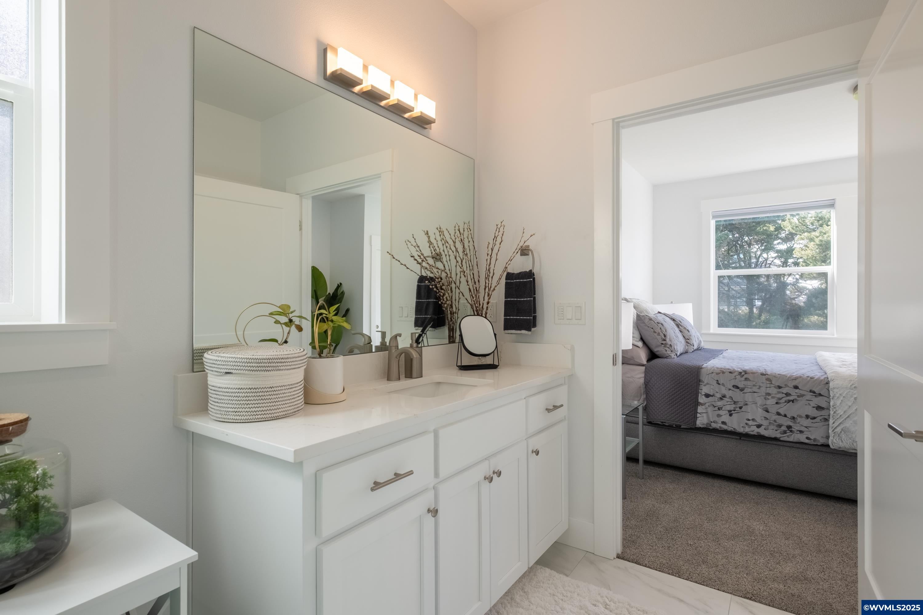 Lincoln City, Oregon, 97367, United States, 3 Bedrooms Bedrooms, ,3 BathroomsBathrooms,Residential,Active,1762853