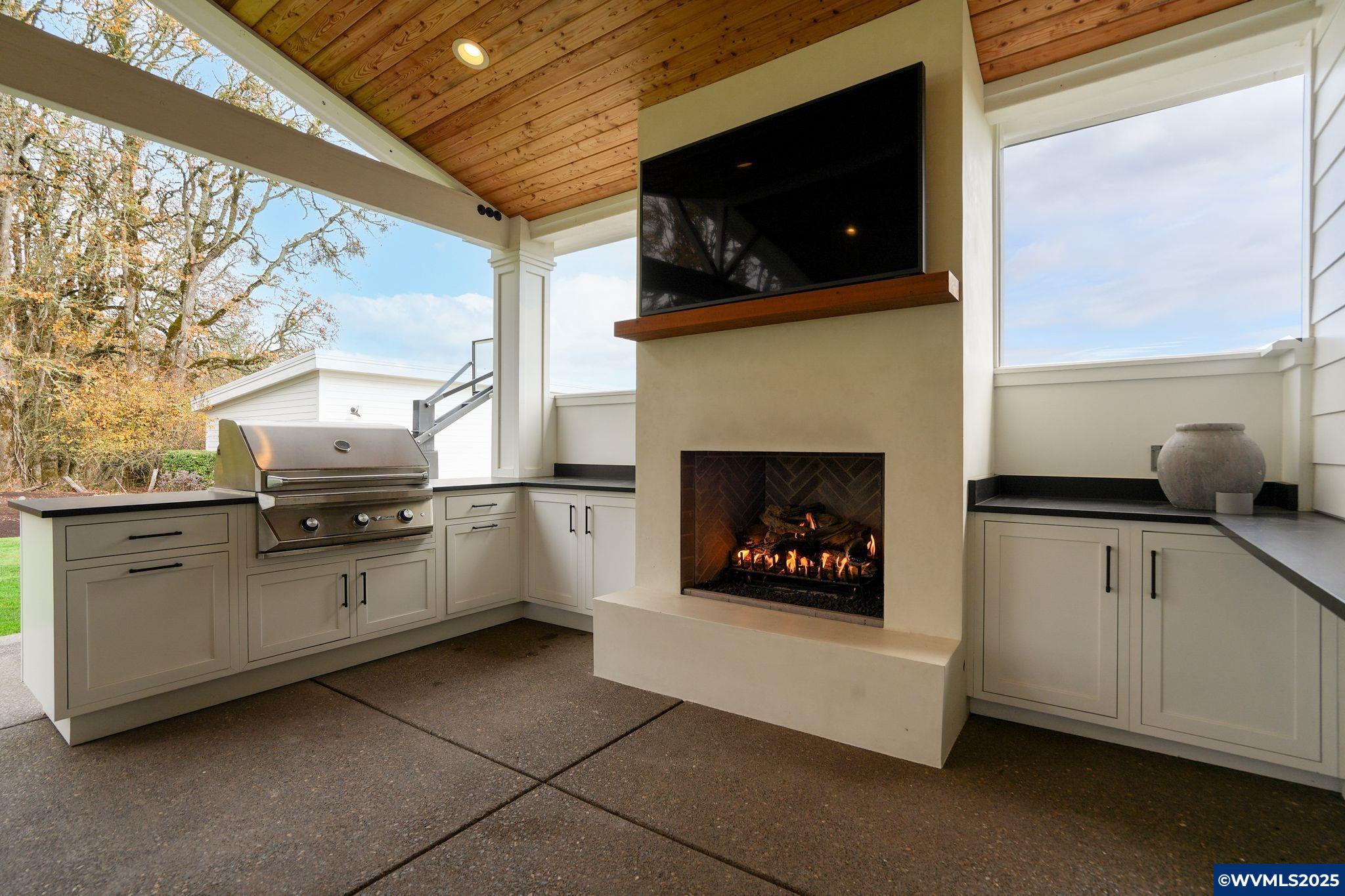 Salem, Oregon, 97302, United States, 5 Bedrooms Bedrooms, ,4 BathroomsBathrooms,Residential,Active,1992265