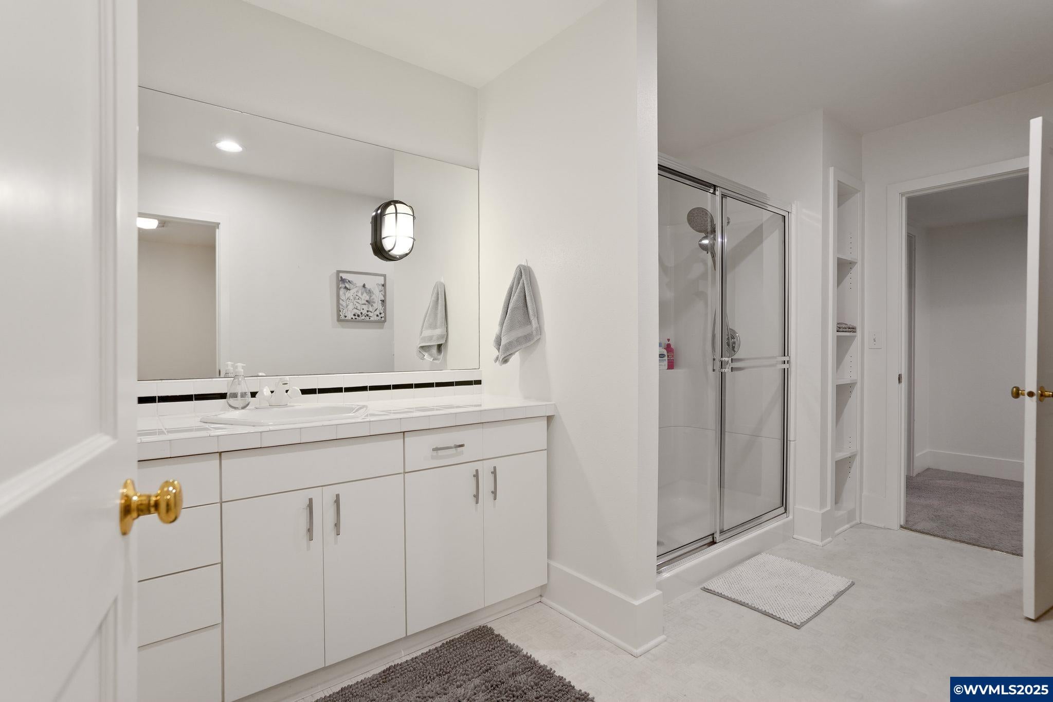 Salem, Oregon, 97302, United States, 5 Bedrooms Bedrooms, ,5 BathroomsBathrooms,Residential,Active,1993680