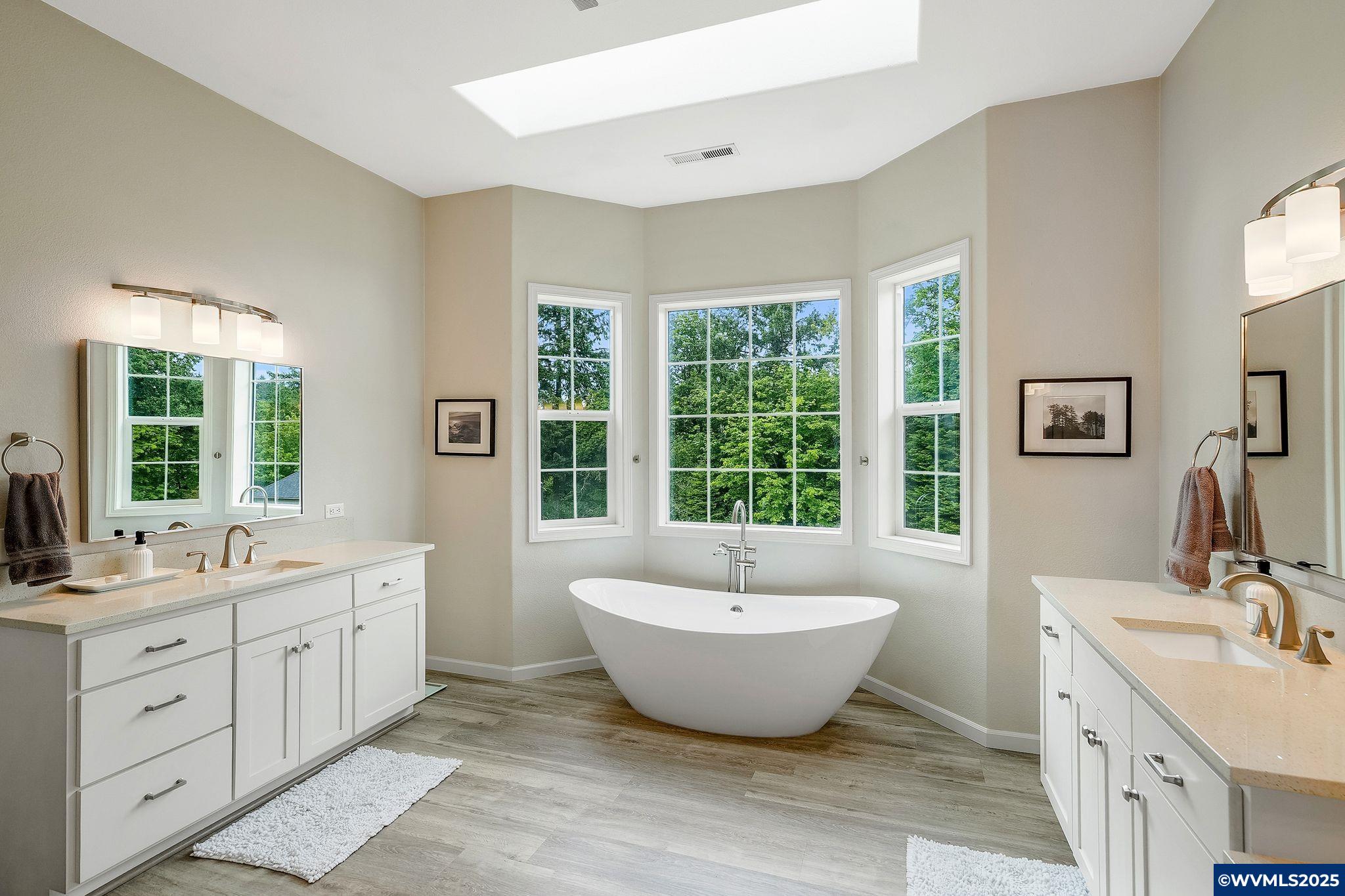 Salem, Oregon, 97302, United States, ,5 BathroomsBathrooms,Residential,Active,1849214