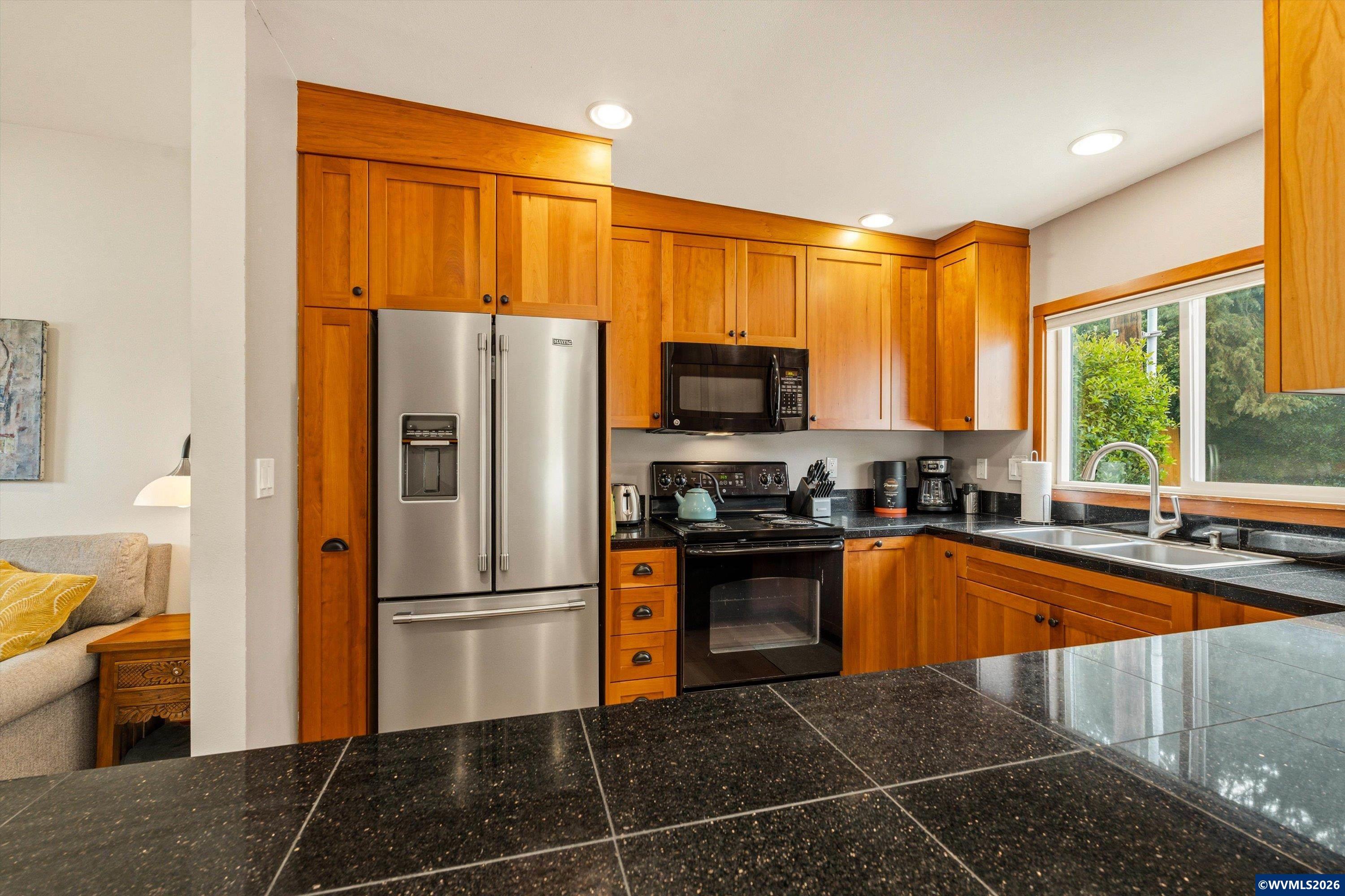 Corvallis, Oregon, 97330, United States, 6 Bedrooms Bedrooms, ,5 BathroomsBathrooms,Residential,Active,2032418