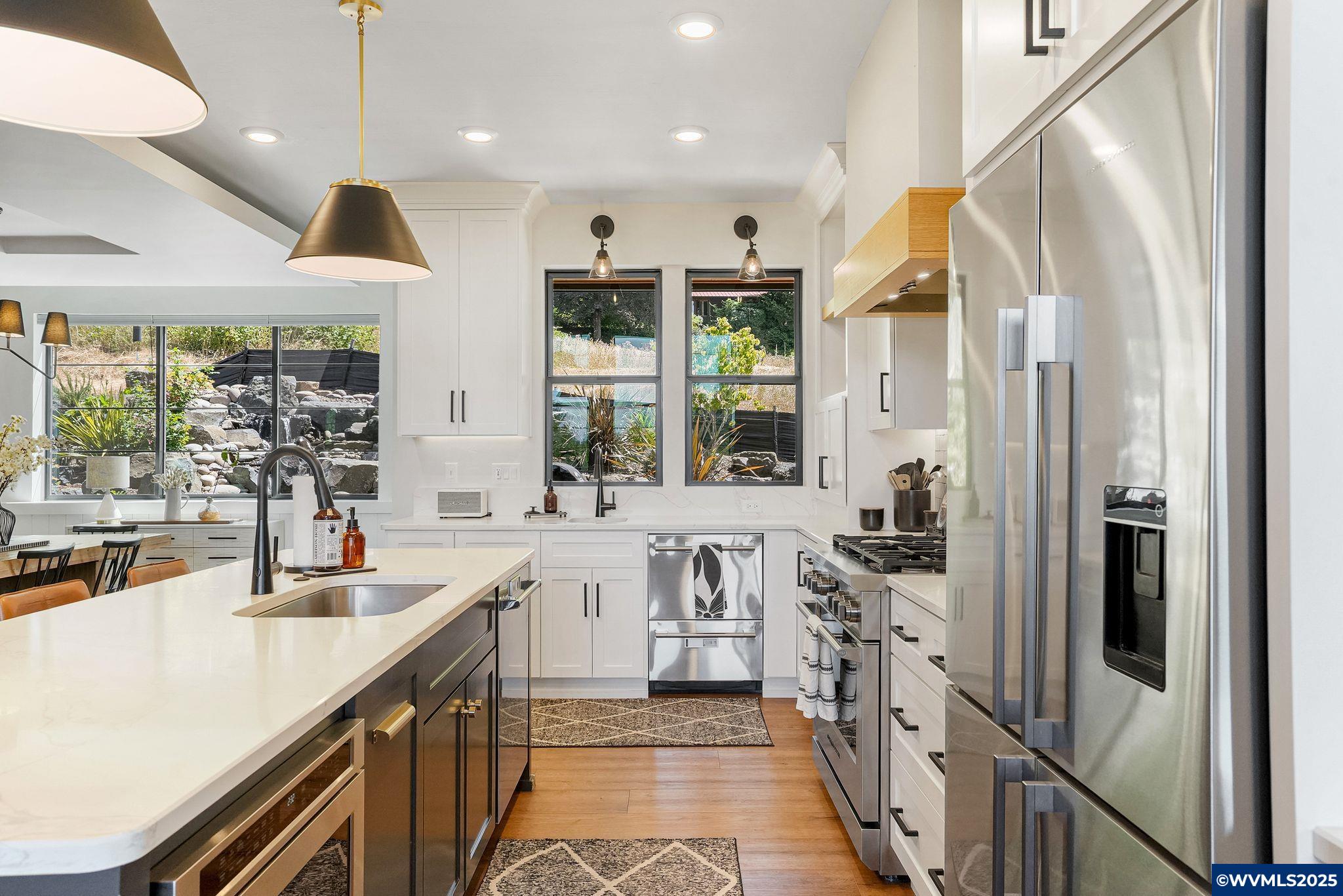 Salem, Oregon, 97302, United States, 5 Bedrooms Bedrooms, ,4 BathroomsBathrooms,Residential,Active,1888951