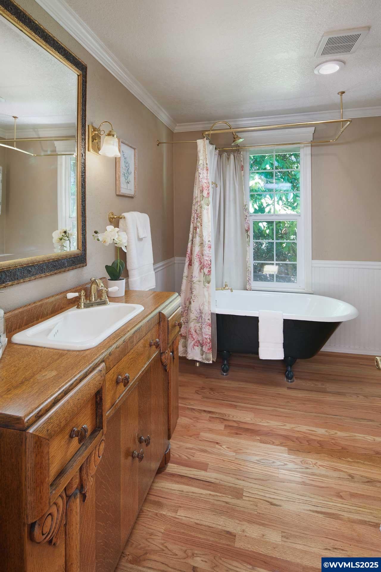 Corvallis, Oregon, 97330, United States, 4 Bedrooms Bedrooms, ,3 BathroomsBathrooms,Residential,Active,1914848