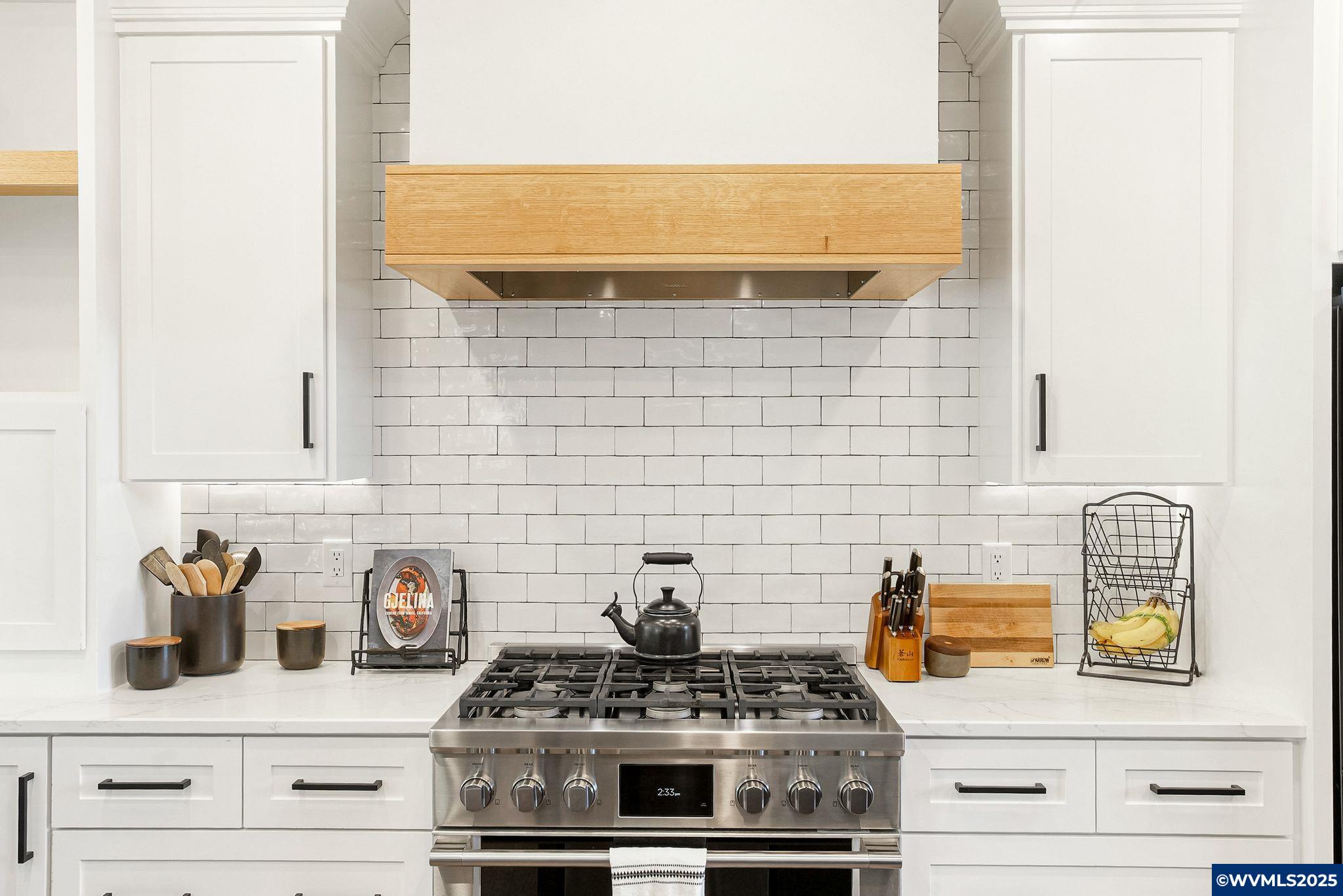 Salem, Oregon, 97302, United States, 5 Bedrooms Bedrooms, ,4 BathroomsBathrooms,Residential,Active,1888951