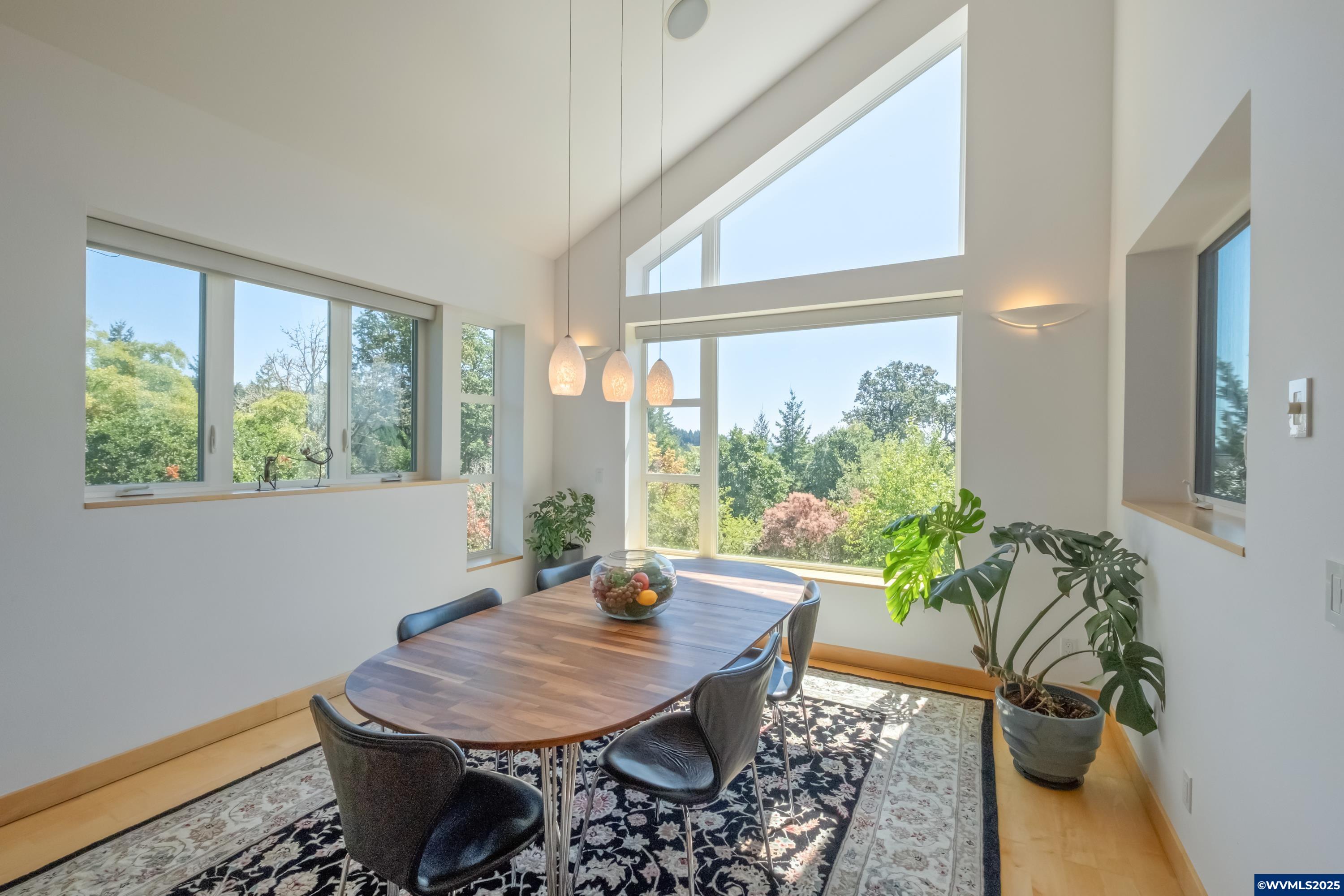 Corvallis, Oregon, 97330, United States, 4 Bedrooms Bedrooms, ,3 BathroomsBathrooms,Residential,Active,1922271