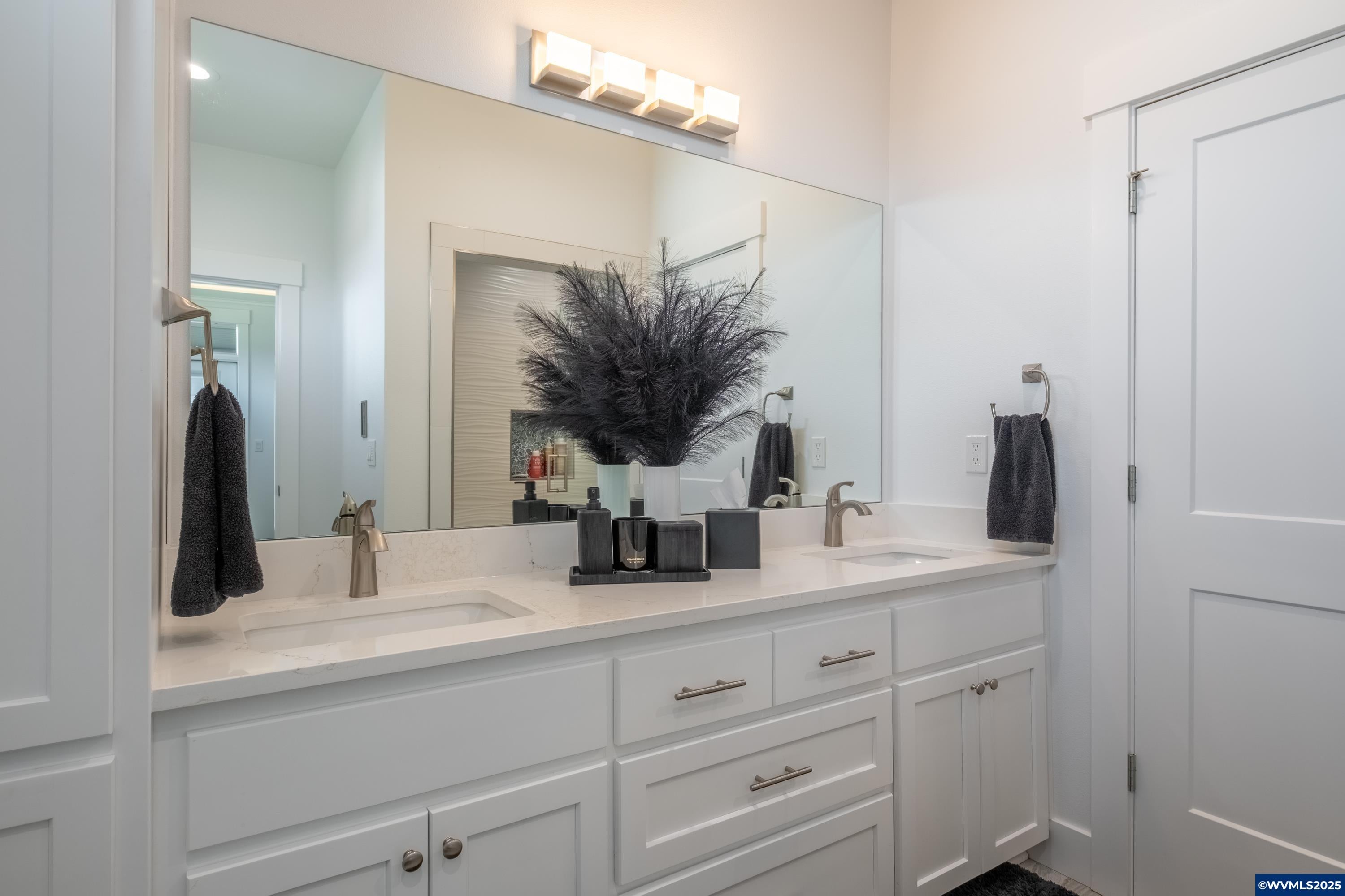 Lincoln City, Oregon, 97367, United States, 3 Bedrooms Bedrooms, ,3 BathroomsBathrooms,Residential,Active,1762853
