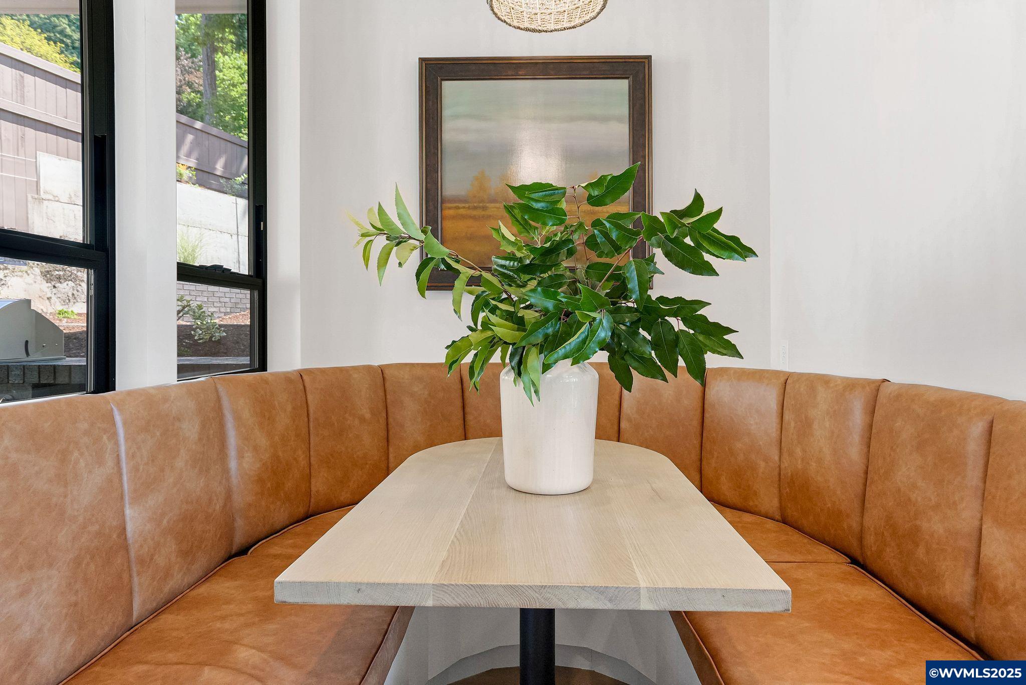 Salem, Oregon, 97302, United States, 3 Bedrooms Bedrooms, ,4 BathroomsBathrooms,Residential,Active,1889351