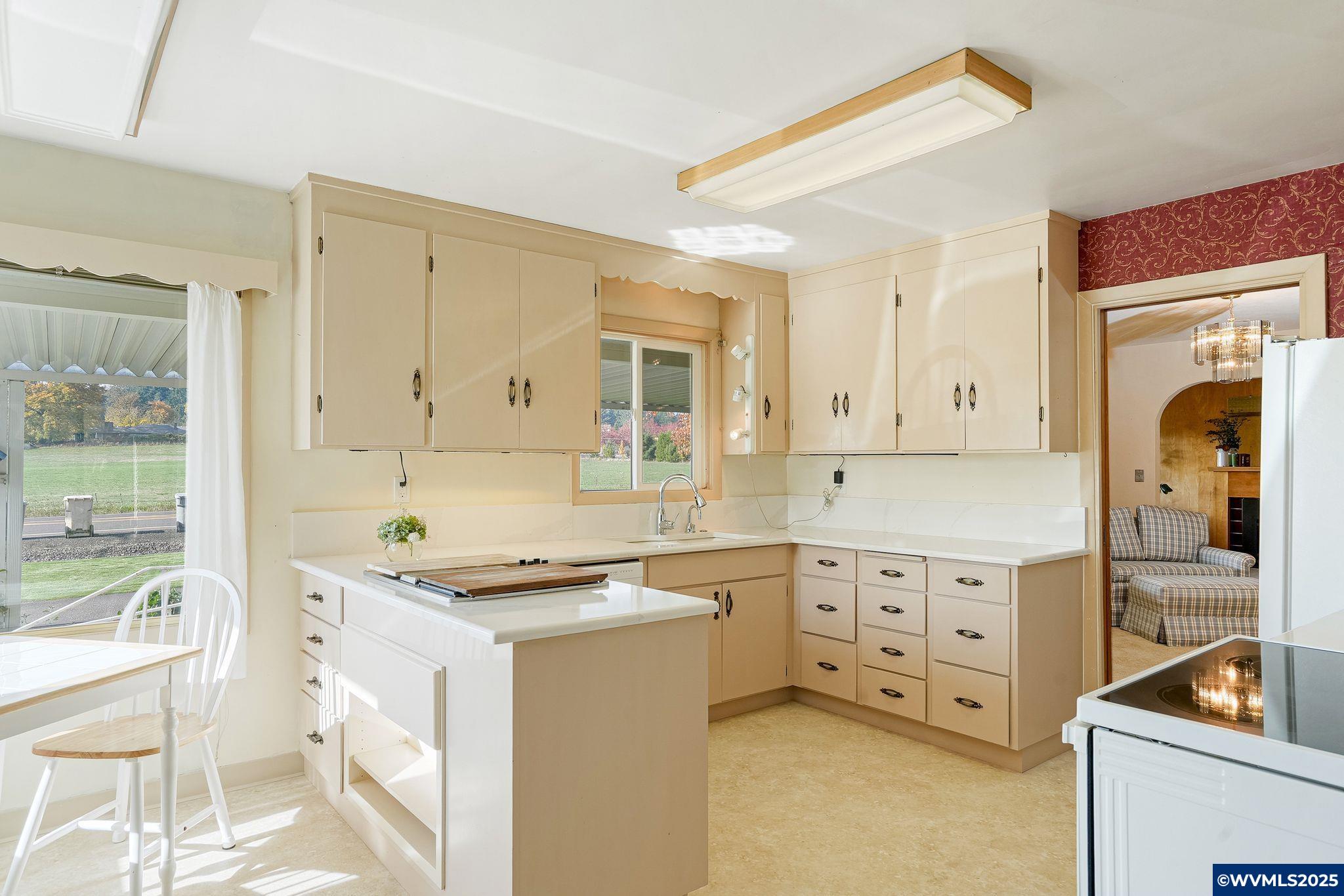 Corvallis, Oregon, 97333, United States, 3 Bedrooms Bedrooms, ,2 BathroomsBathrooms,Residential,Active,2001335