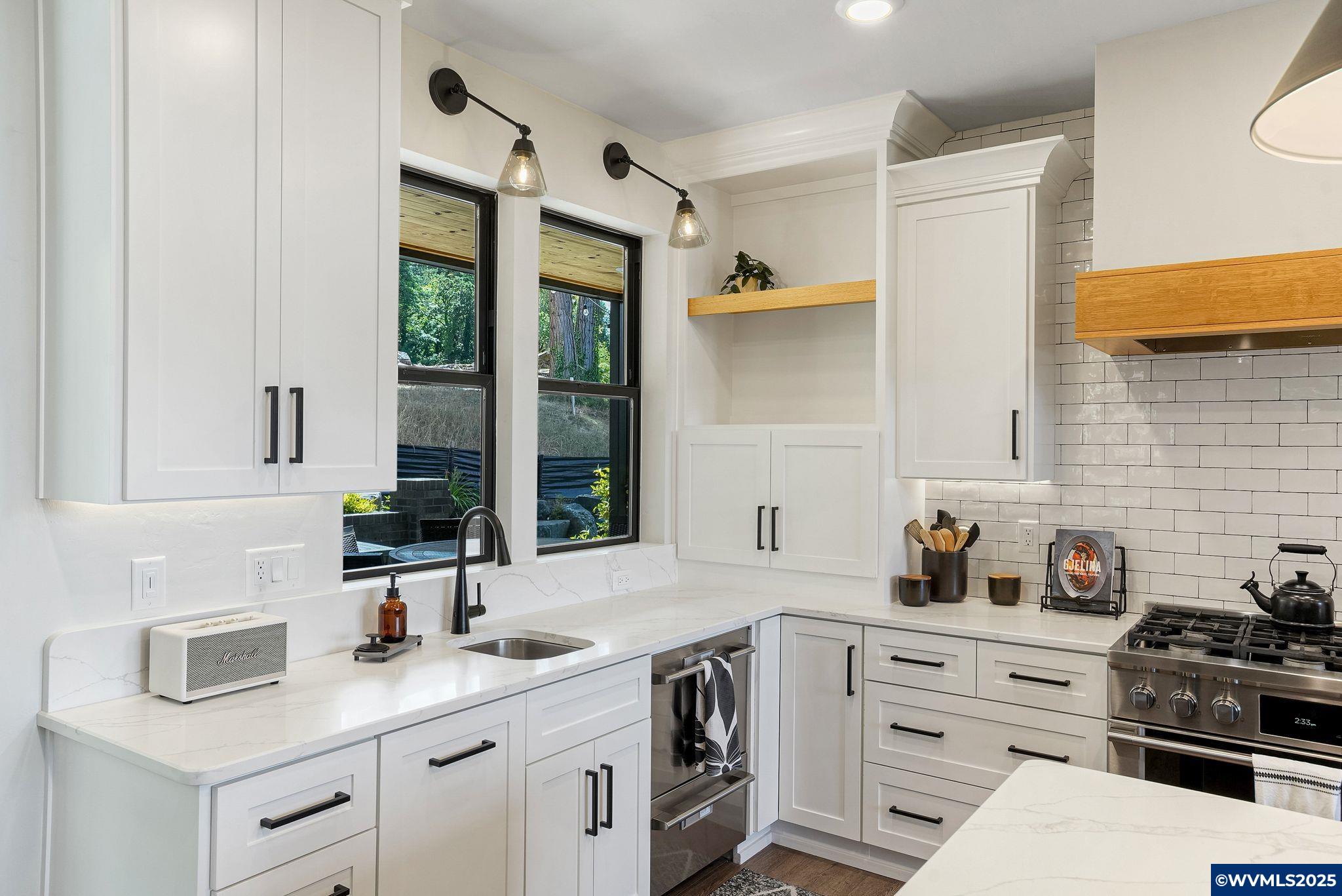 Salem, Oregon, 97302, United States, 5 Bedrooms Bedrooms, ,4 BathroomsBathrooms,Residential,Active,1888951