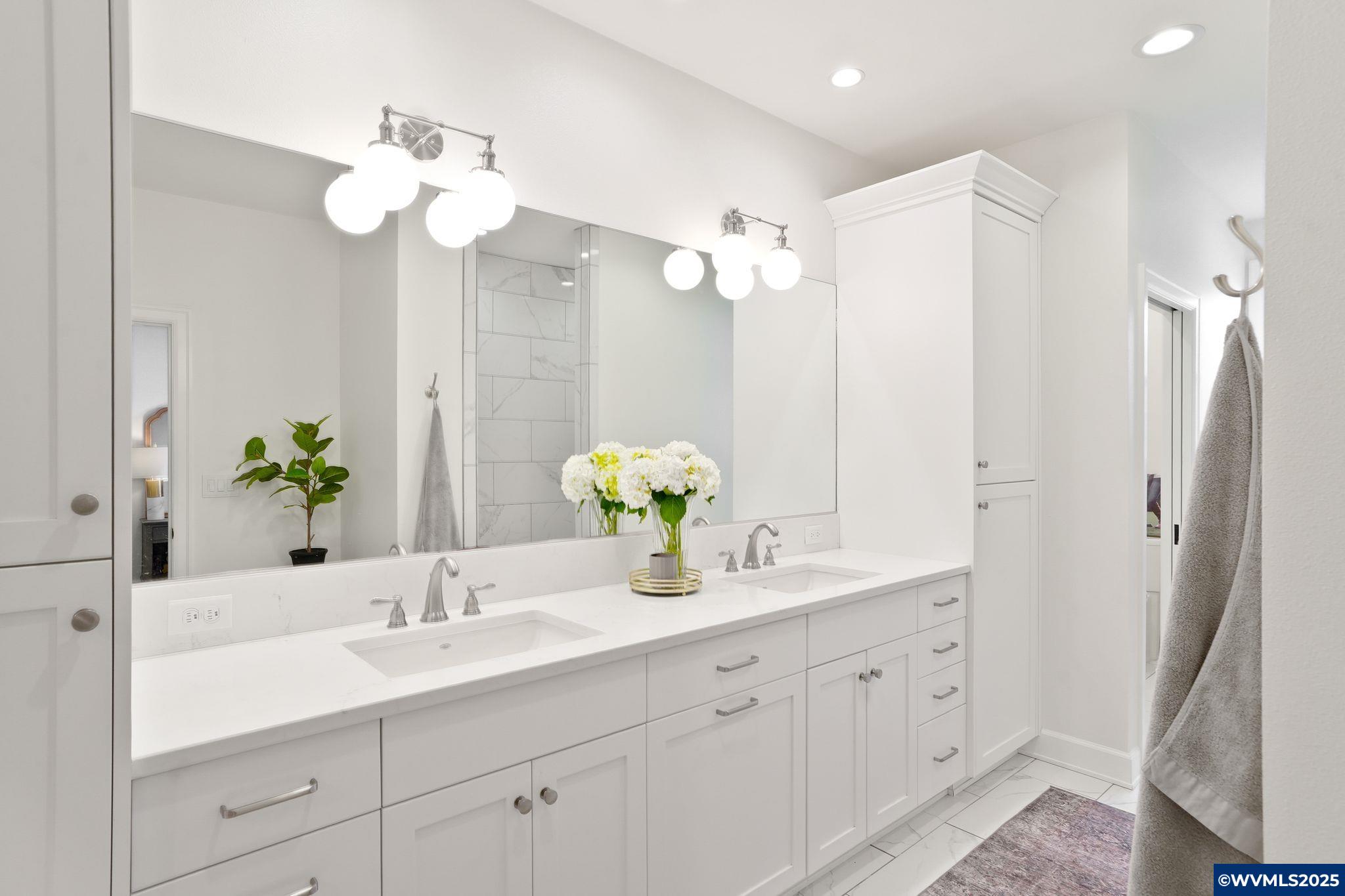 Salem, Oregon, 97302, United States, 5 Bedrooms Bedrooms, ,4 BathroomsBathrooms,Residential,Active,1992265