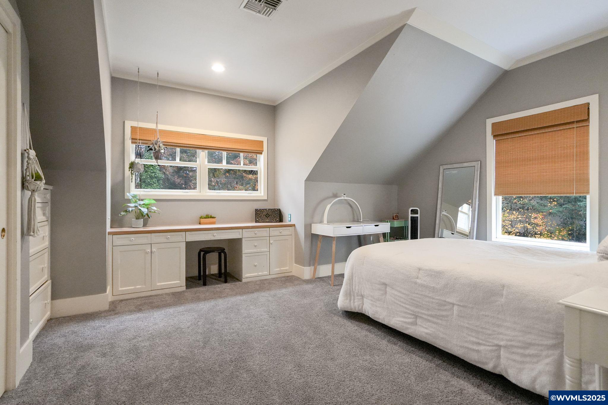 Salem, Oregon, 97302, United States, 5 Bedrooms Bedrooms, ,5 BathroomsBathrooms,Residential,Active,1993680