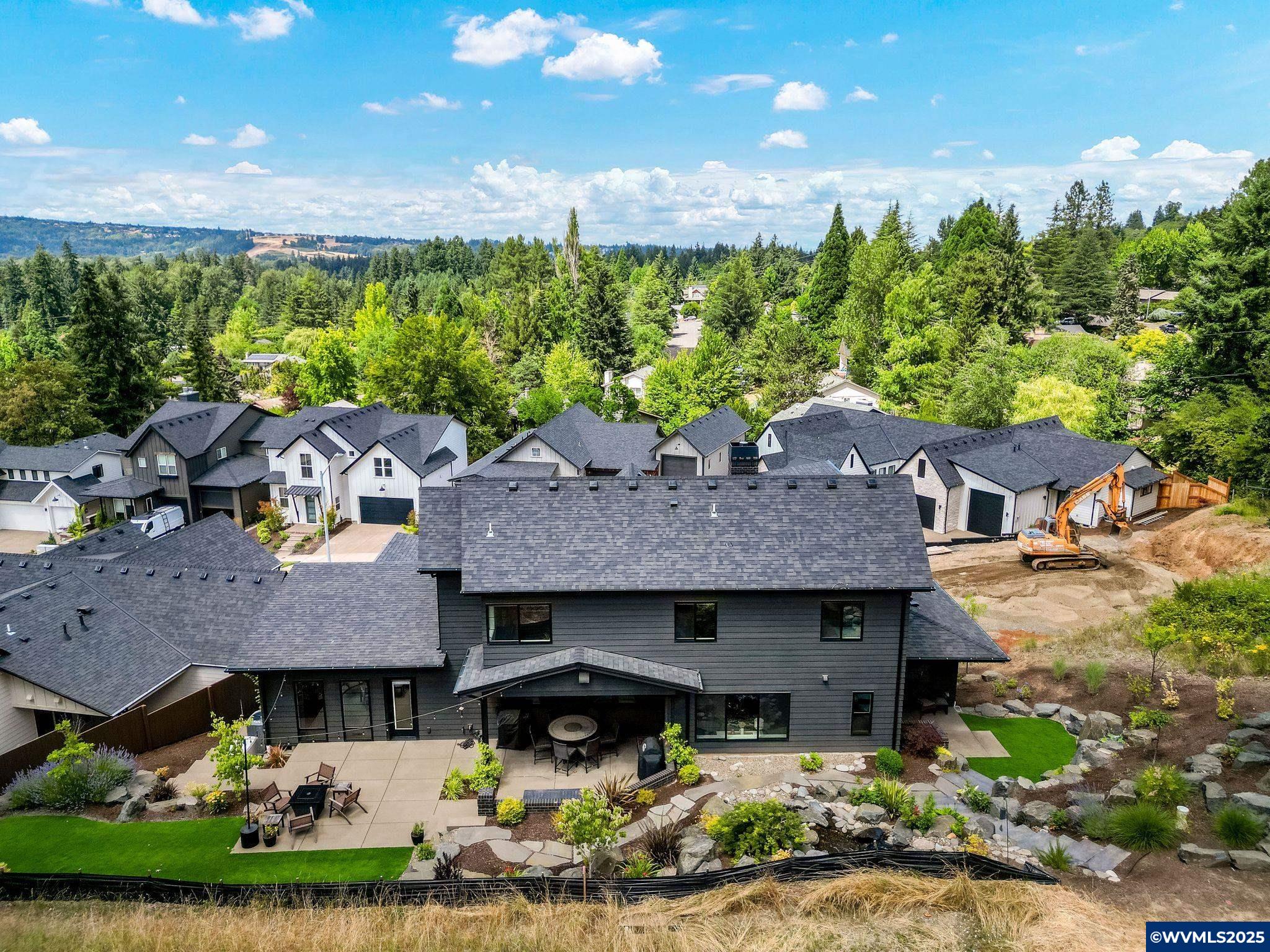 Salem, Oregon, 97302, United States, 5 Bedrooms Bedrooms, ,4 BathroomsBathrooms,Residential,Active,1888951