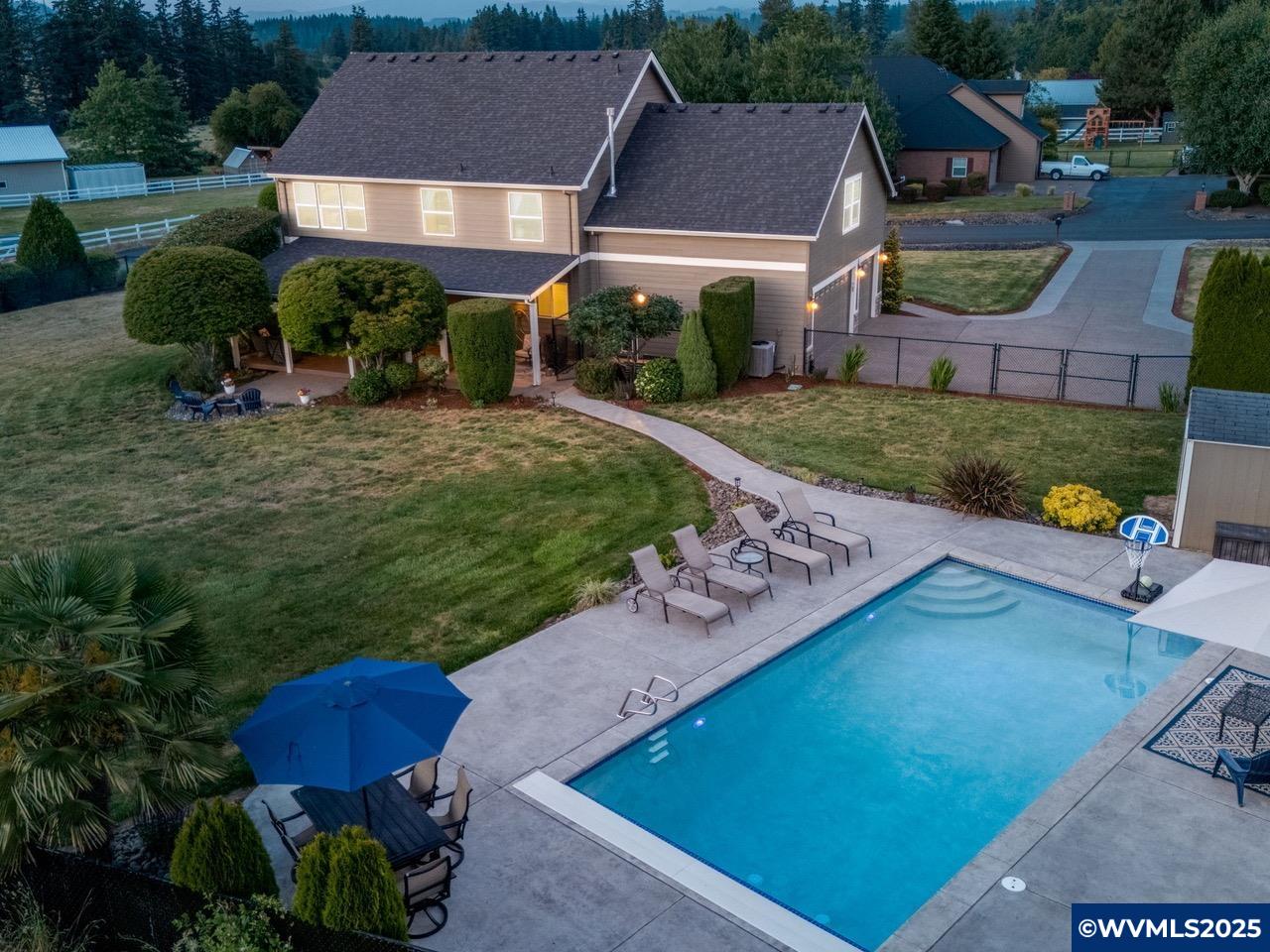 Oregon City, Oregon, 97045, United States, 4 Bedrooms Bedrooms, ,3 BathroomsBathrooms,Residential,Active,1922672