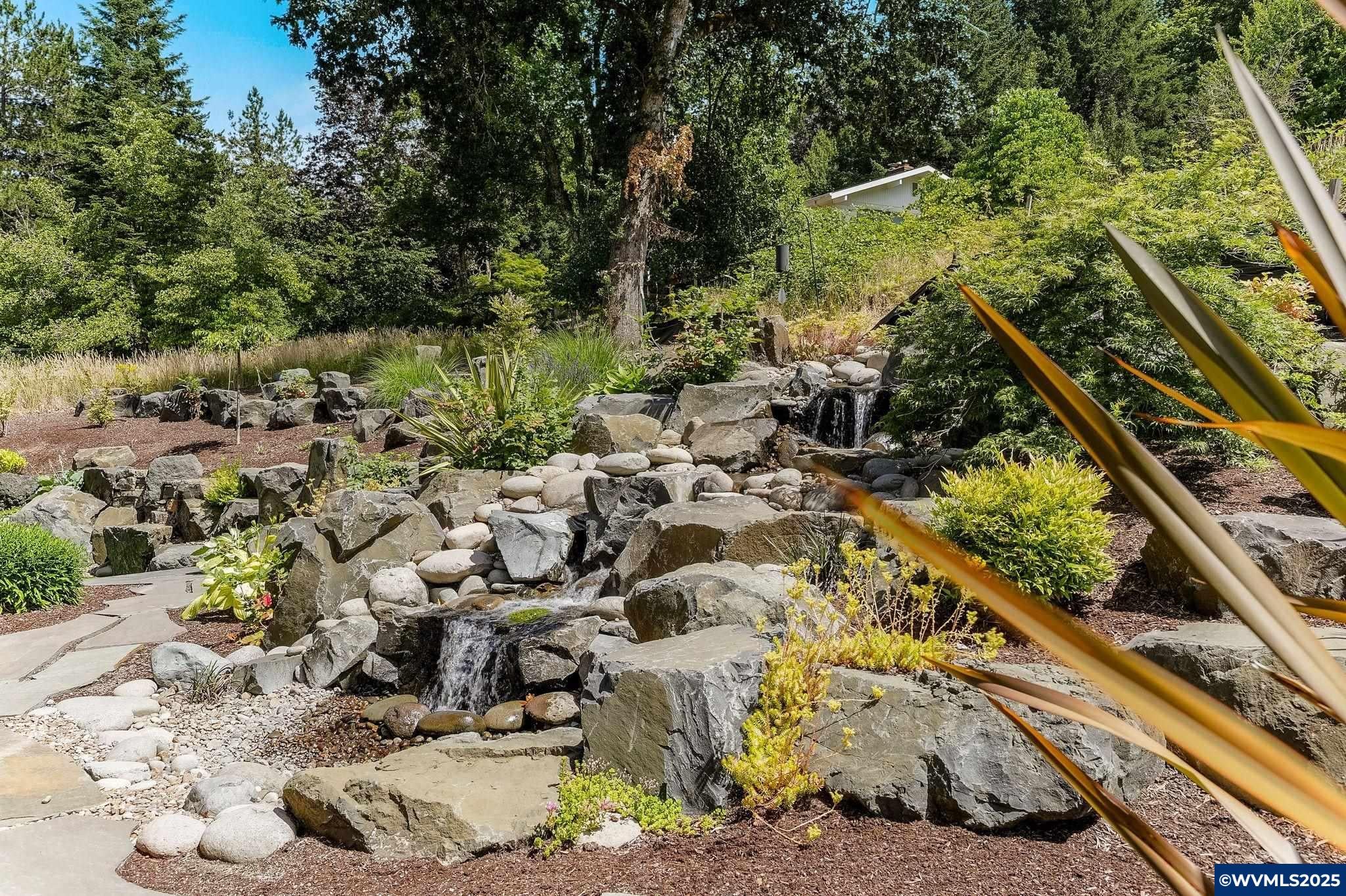 Salem, Oregon, 97302, United States, 5 Bedrooms Bedrooms, ,4 BathroomsBathrooms,Residential,Active,1888951