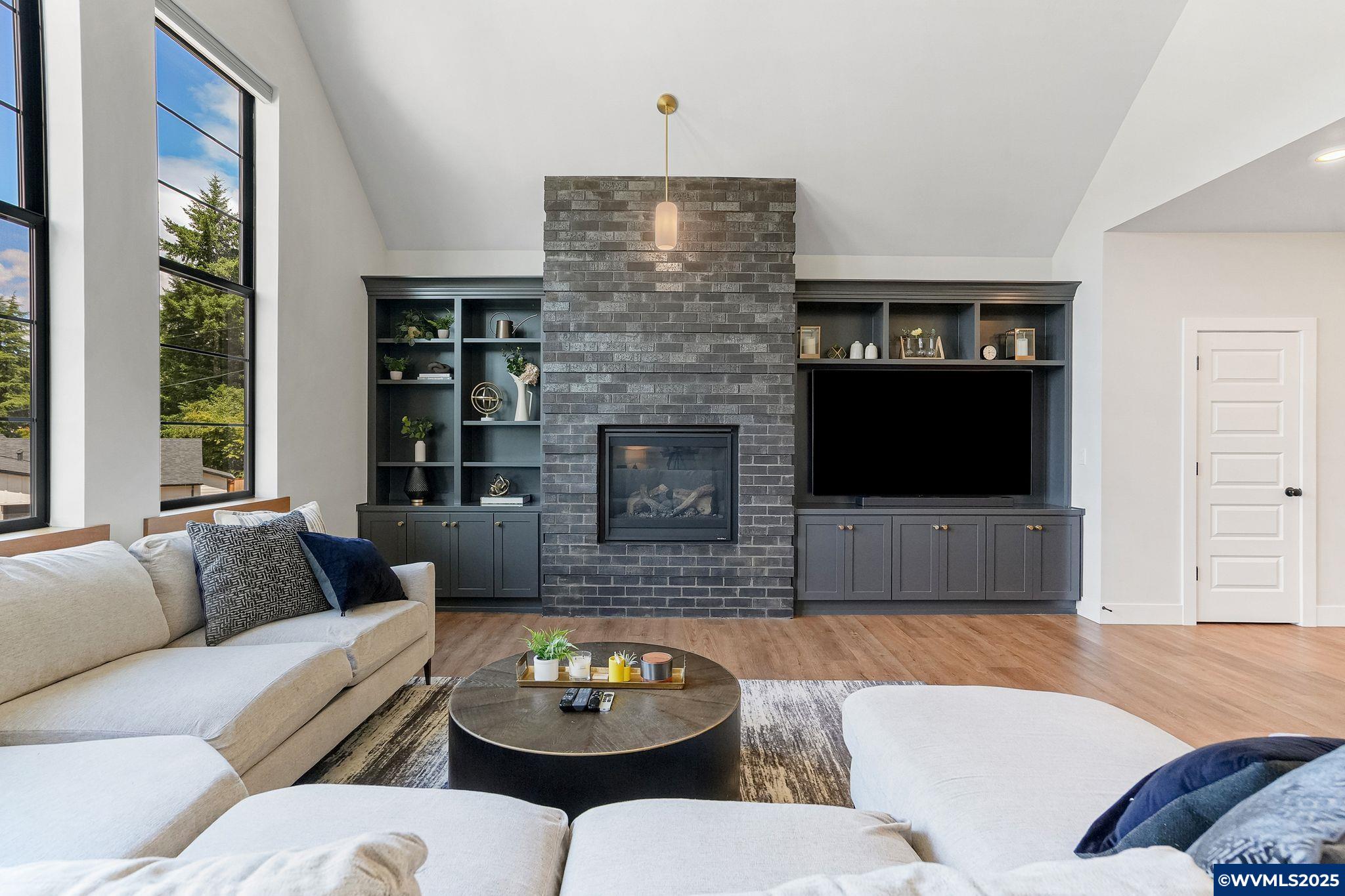 Salem, Oregon, 97302, United States, 5 Bedrooms Bedrooms, ,4 BathroomsBathrooms,Residential,Active,1888951