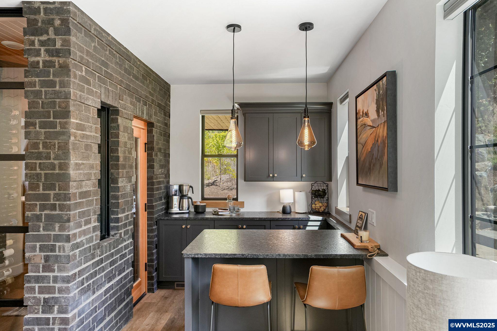 Salem, Oregon, 97302, United States, 5 Bedrooms Bedrooms, ,4 BathroomsBathrooms,Residential,Active,1888951