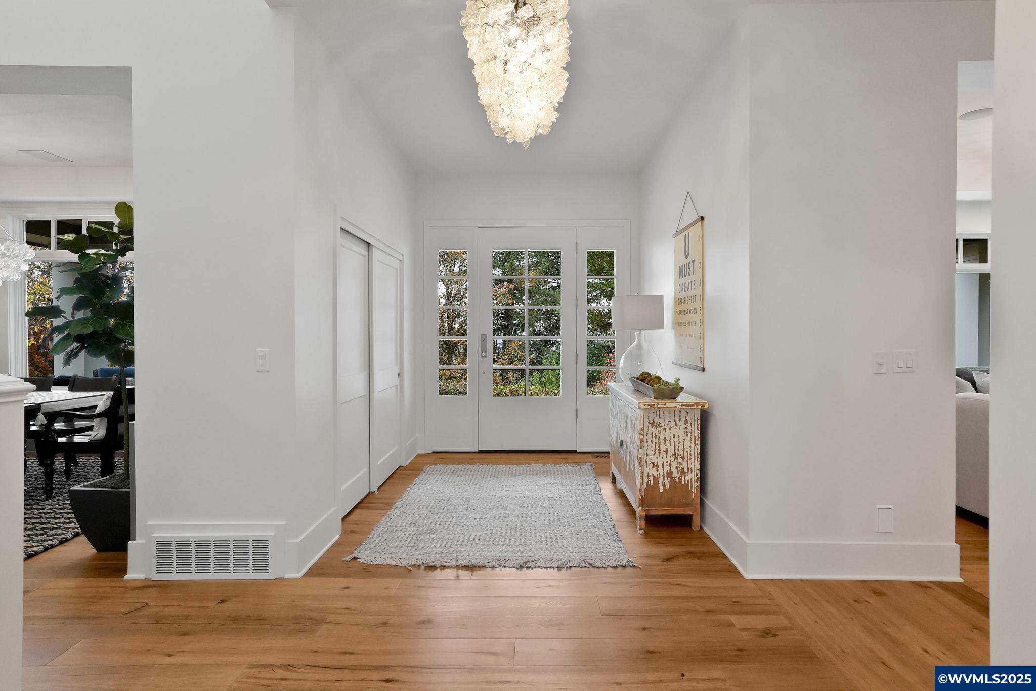 Salem, Oregon, 97302, United States, 5 Bedrooms Bedrooms, ,5 BathroomsBathrooms,Residential,Active,1993680