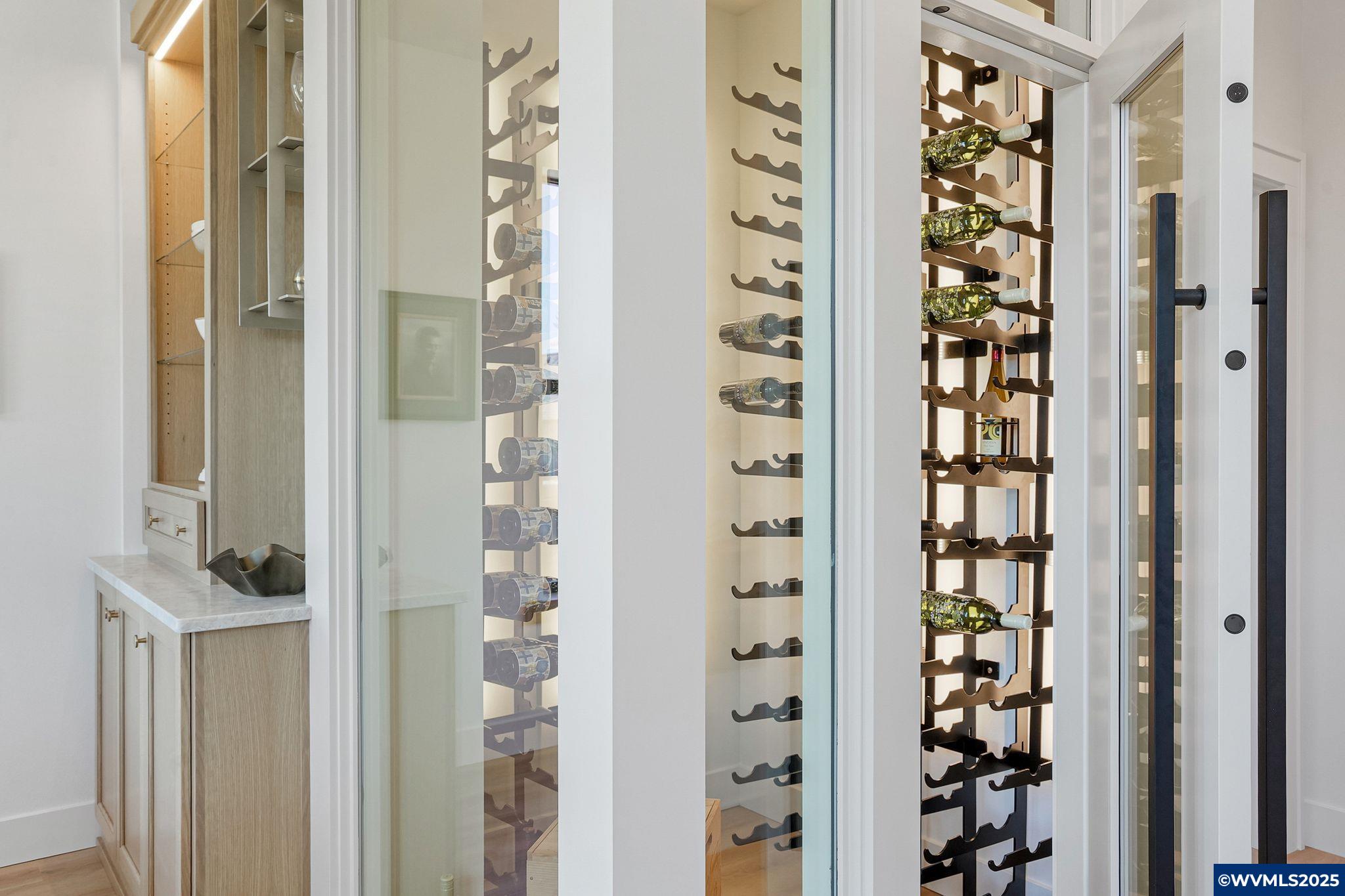 Salem, Oregon, 97302, United States, 3 Bedrooms Bedrooms, ,4 BathroomsBathrooms,Residential,Active,1889351