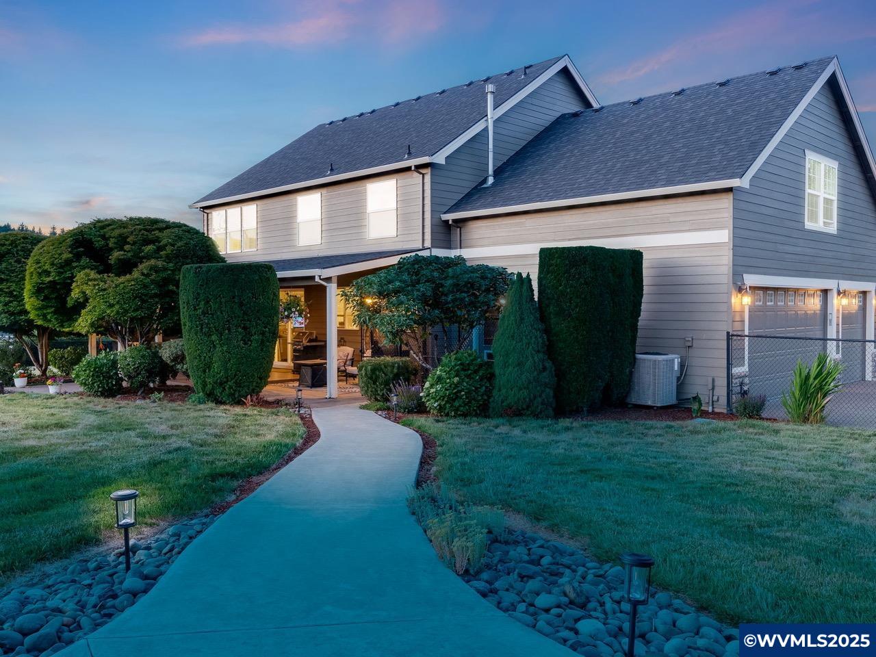 Oregon City, Oregon, 97045, United States, 4 Bedrooms Bedrooms, ,3 BathroomsBathrooms,Residential,Active,1922672