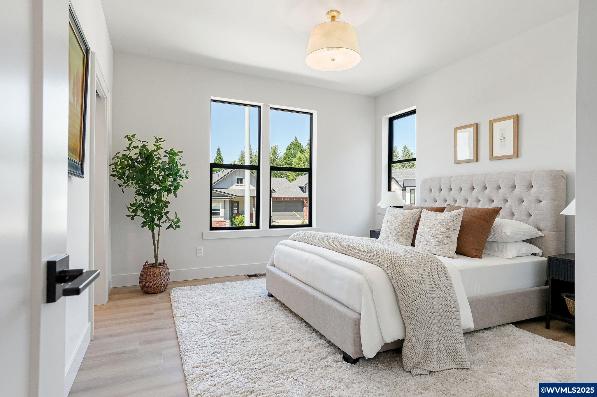 Salem, Oregon, 97302, United States, 3 Bedrooms Bedrooms, ,4 BathroomsBathrooms,Residential,Active,1889351