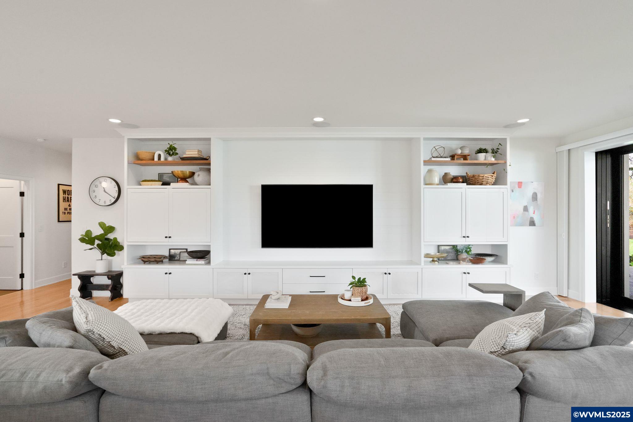 Salem, Oregon, 97302, United States, 5 Bedrooms Bedrooms, ,4 BathroomsBathrooms,Residential,Active,1992265